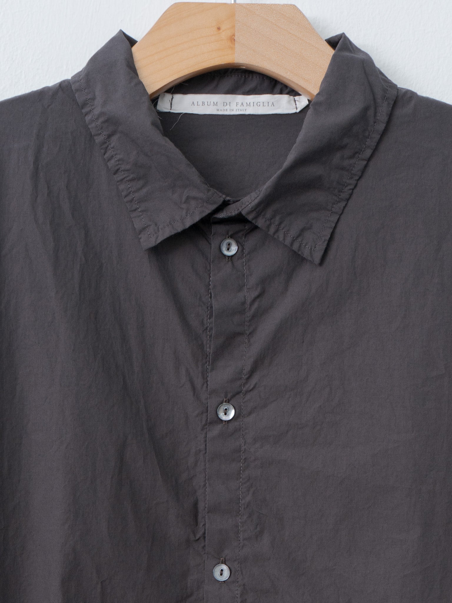 Namu Shop - Album di Famiglia Unisex Collar Shirt TC - Brown