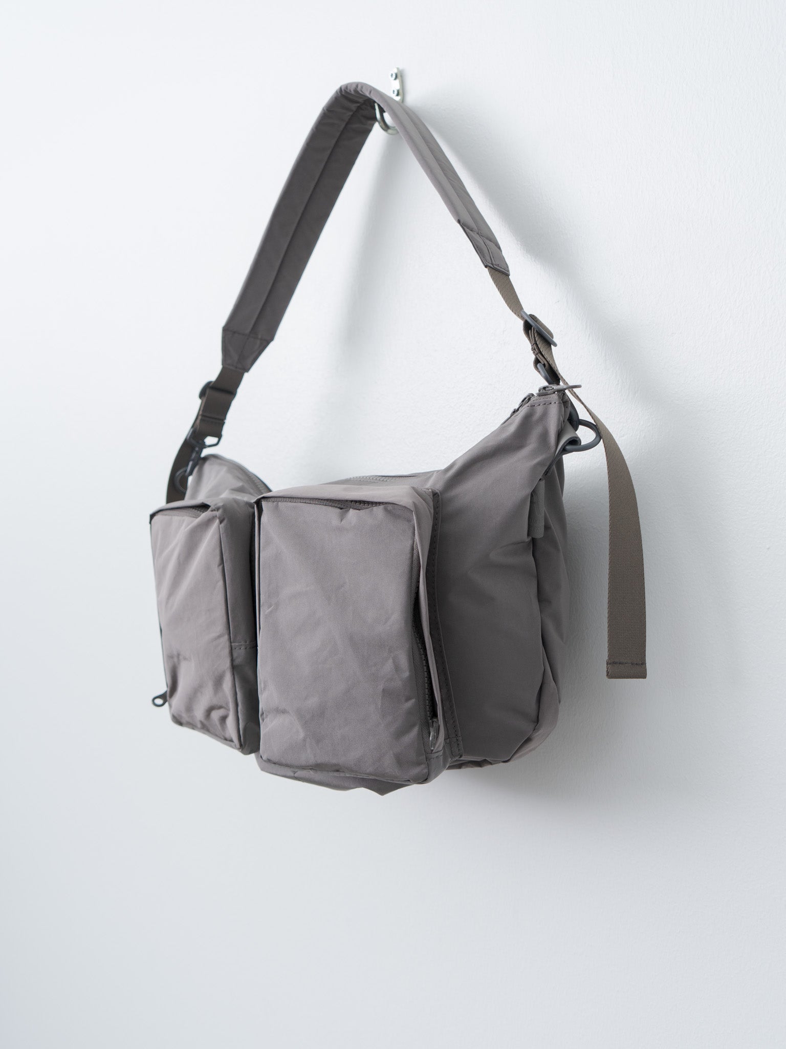 Split Yarn Bodybag M - Gray