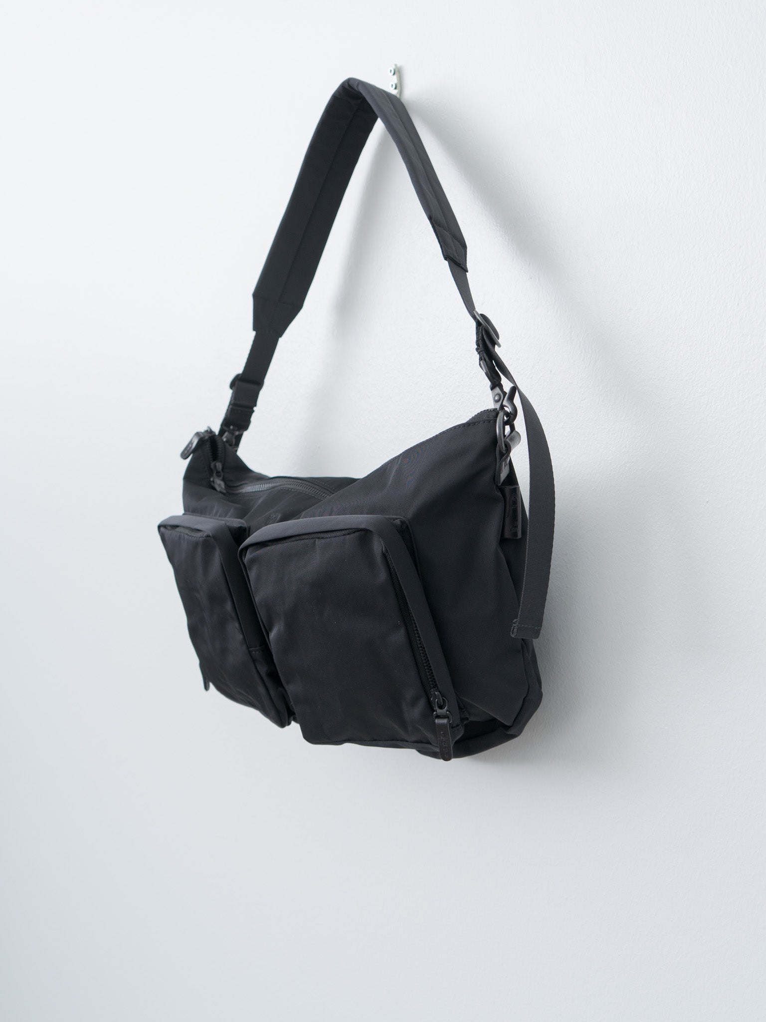 Gabardine Bodybag M - Black