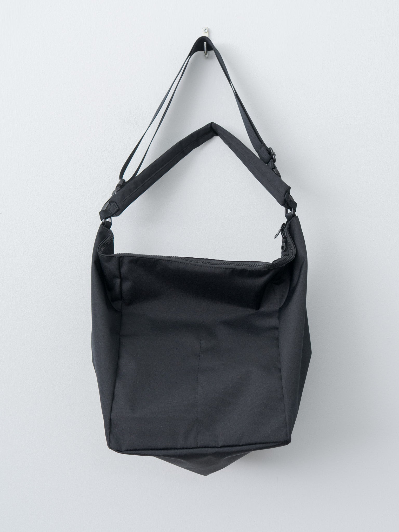Namu Shop - Amiacalva KARRI 2-Way Shoulder Bag Medium - Black