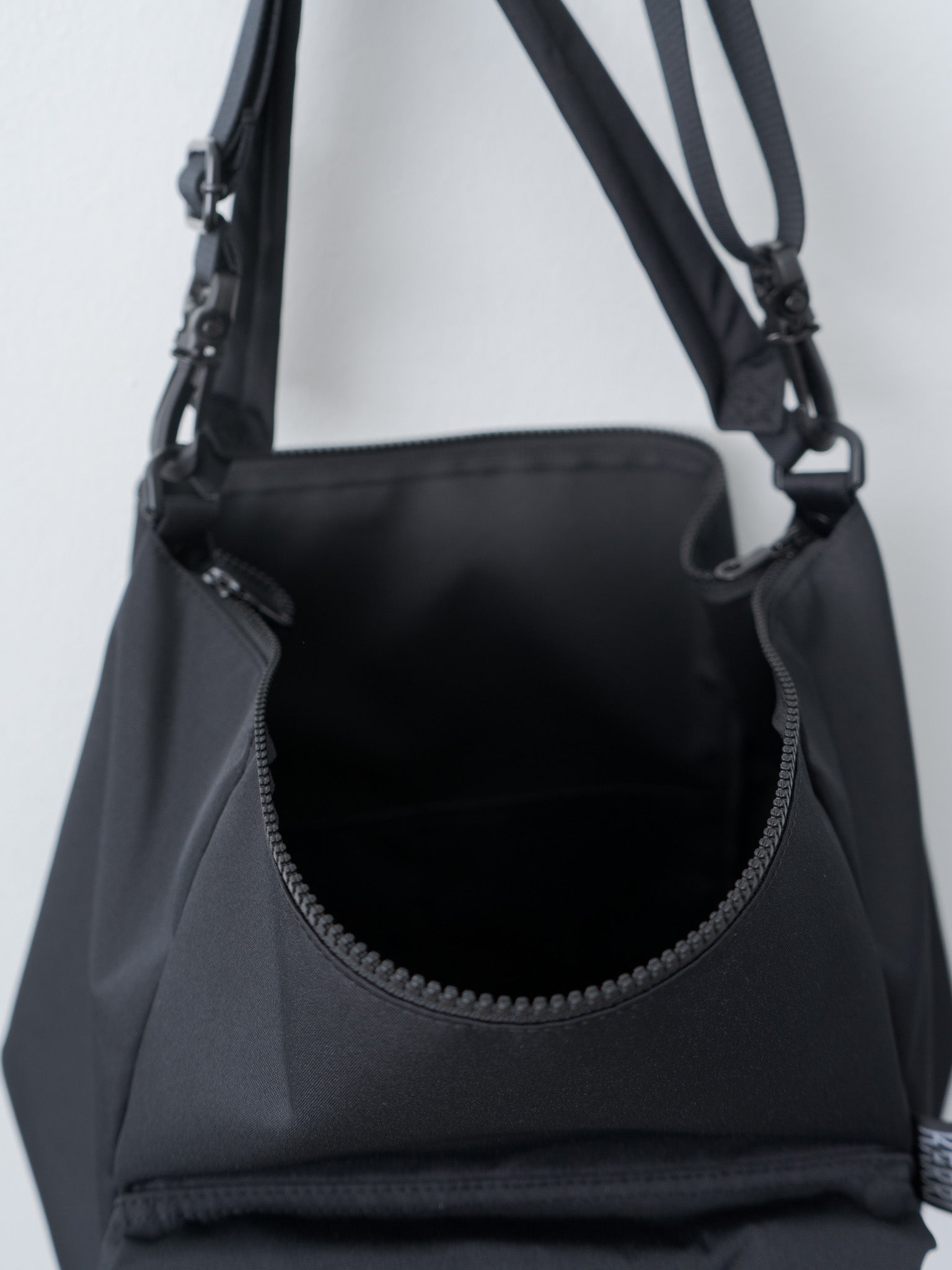 Namu Shop - Amiacalva KARRI 2-Way Shoulder Bag Medium - Black