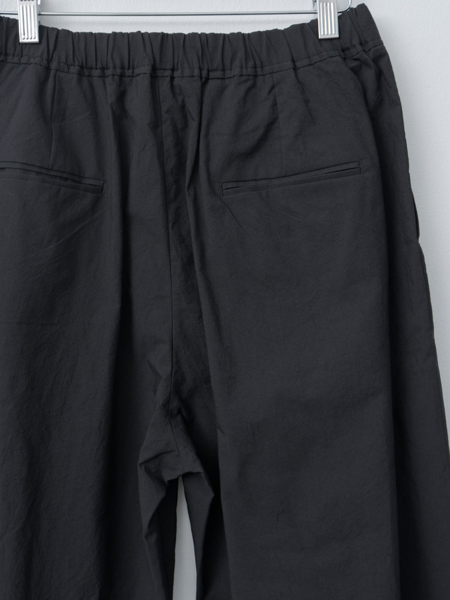Namu Shop - Veritecoeur C/N Tuck Pants - Sumi Black