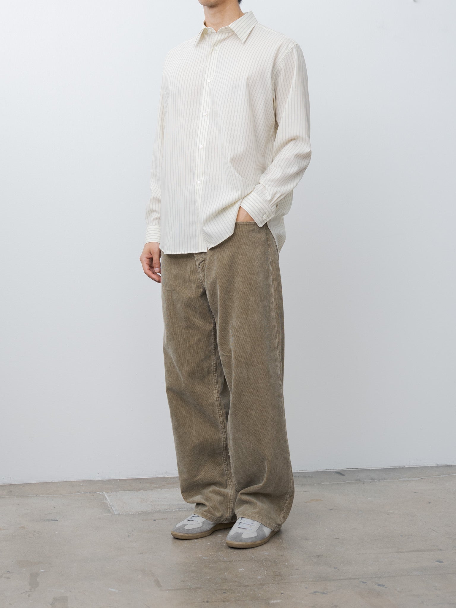 Namu Shop - Auralee Pigment Dye Finx Corduroy Wide 5P Pants - Olive Brown