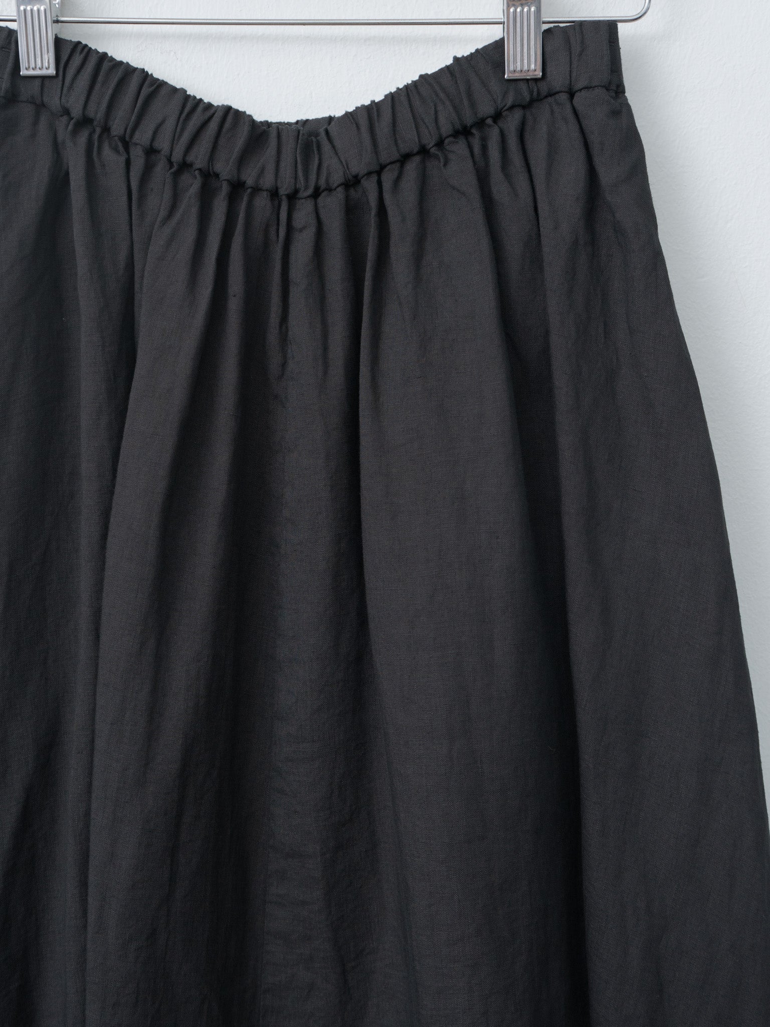 Namu Shop - Aton Natural Dyed Linen Lawn Gathered Skirt - Black