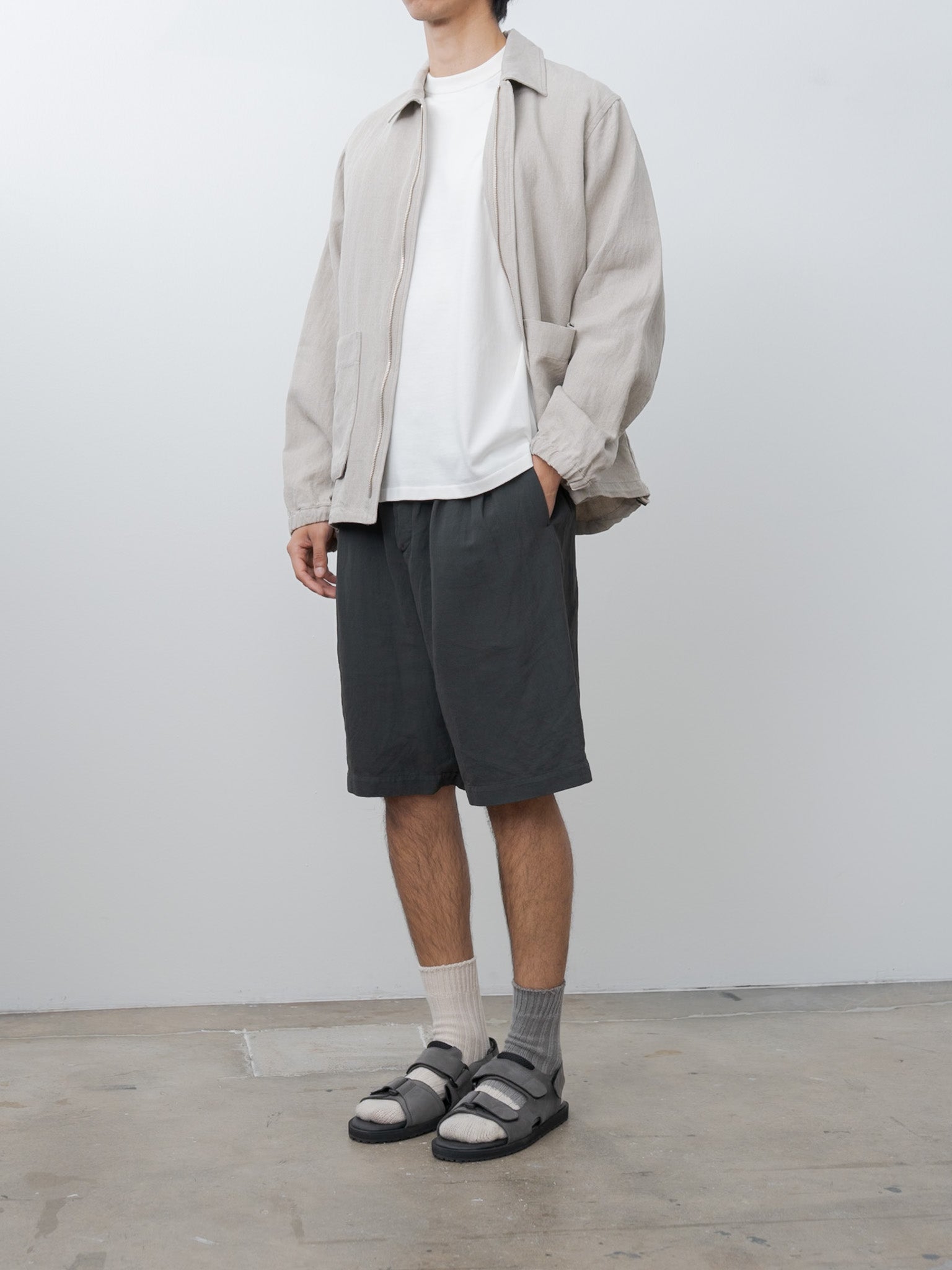 Namu Shop - Aton Cotton Linen Voile Two Tucked Easy Shorts - Dark Green
