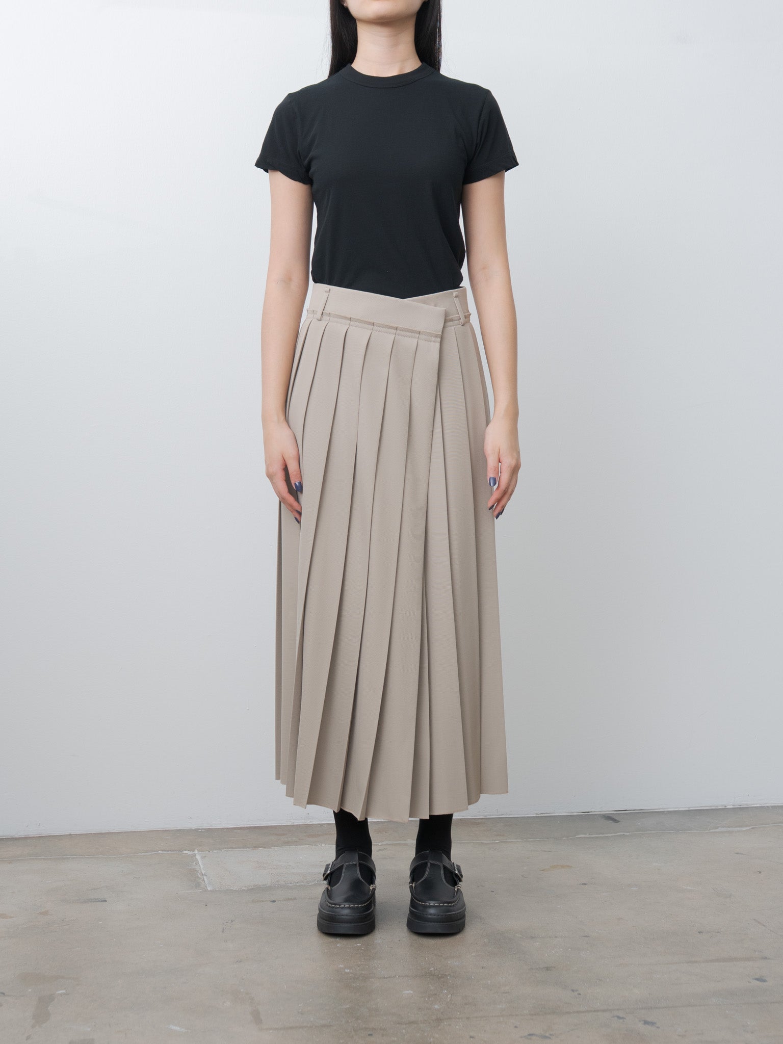 Namu Shop - Yleve Wool Surge Pleated Skirt - Khaki Beige