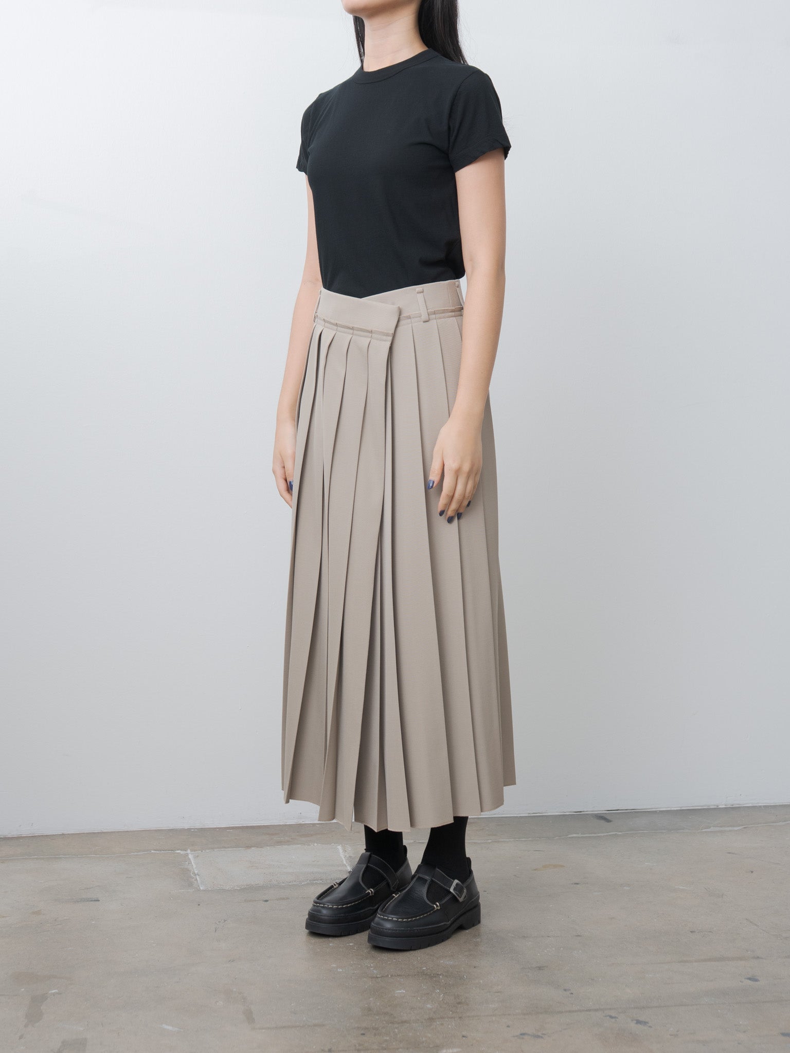Namu Shop - Yleve Wool Surge Pleated Skirt - Khaki Beige