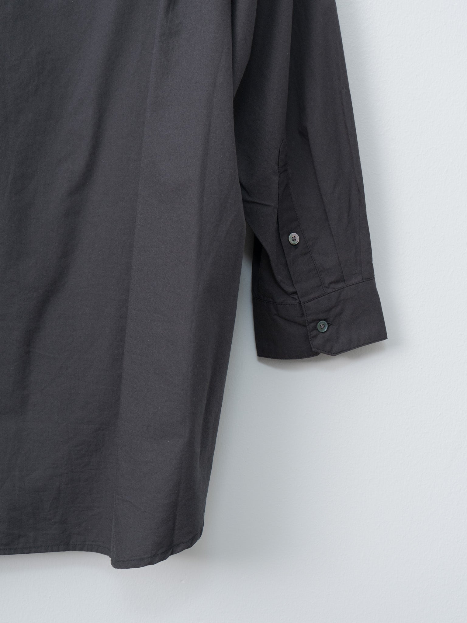 Namu Shop - Veritecoeur Unisex Shirt - Charcoal Gray