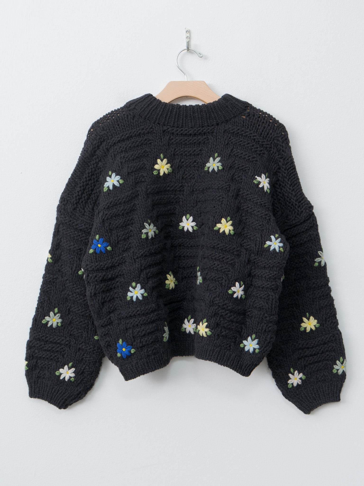 Namu Shop - Ichi Antiquites Peru Hand Knit Flower Sweater - Black