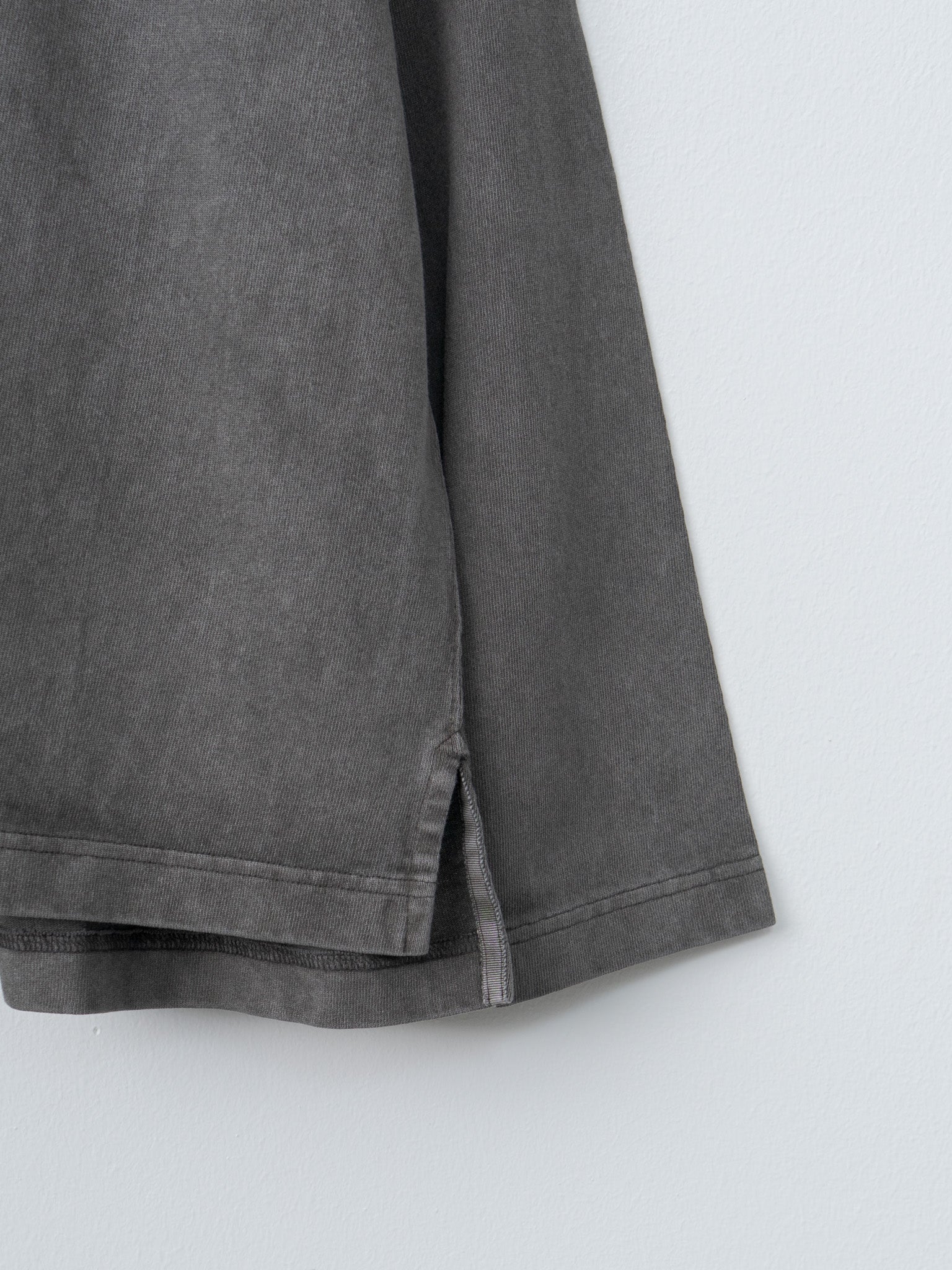 Namu Shop - Yleve Open End Cotton Pigment Dye Henley P/O - Charcoal