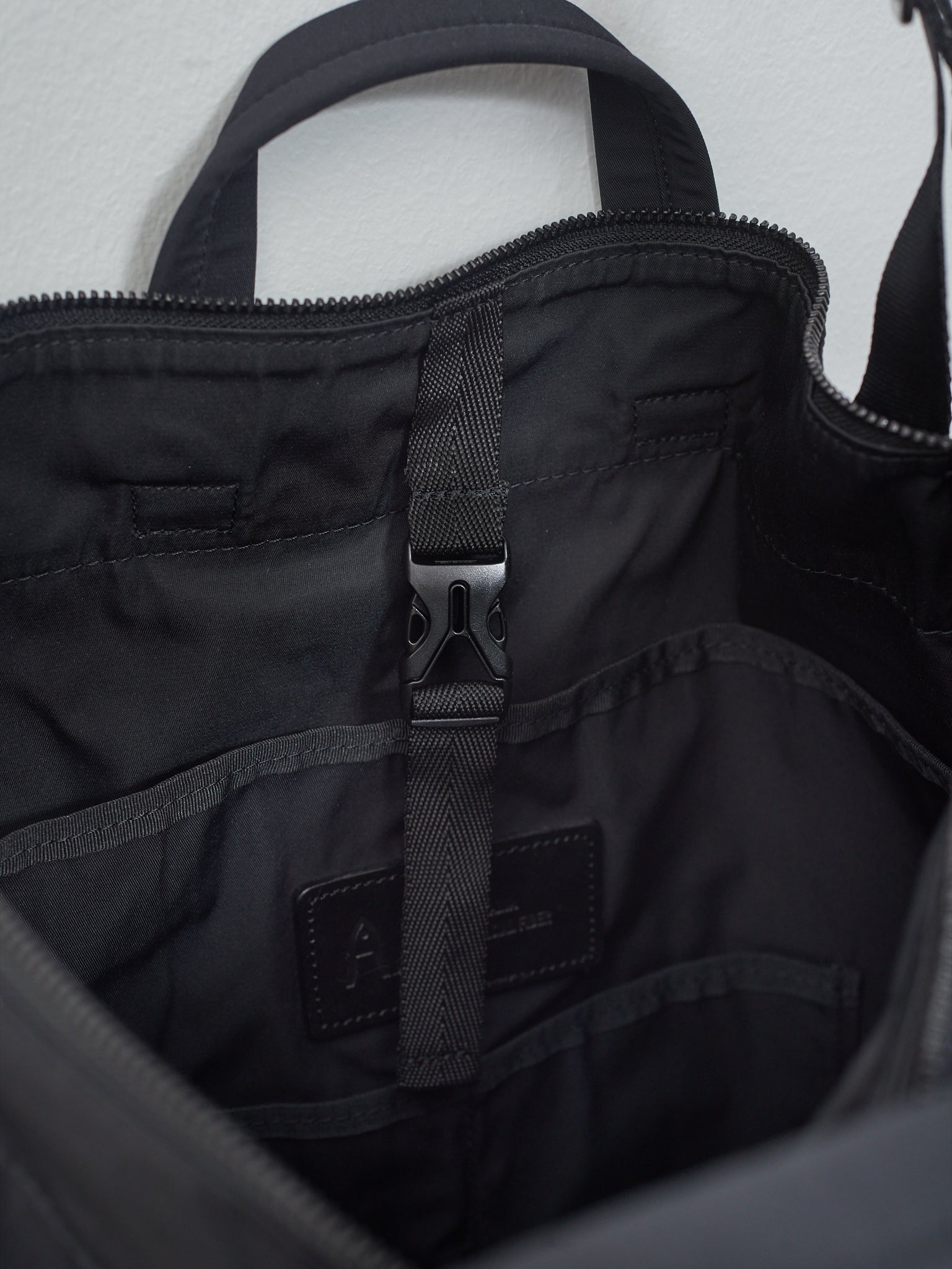 Gabardine Helmet Bag - Black