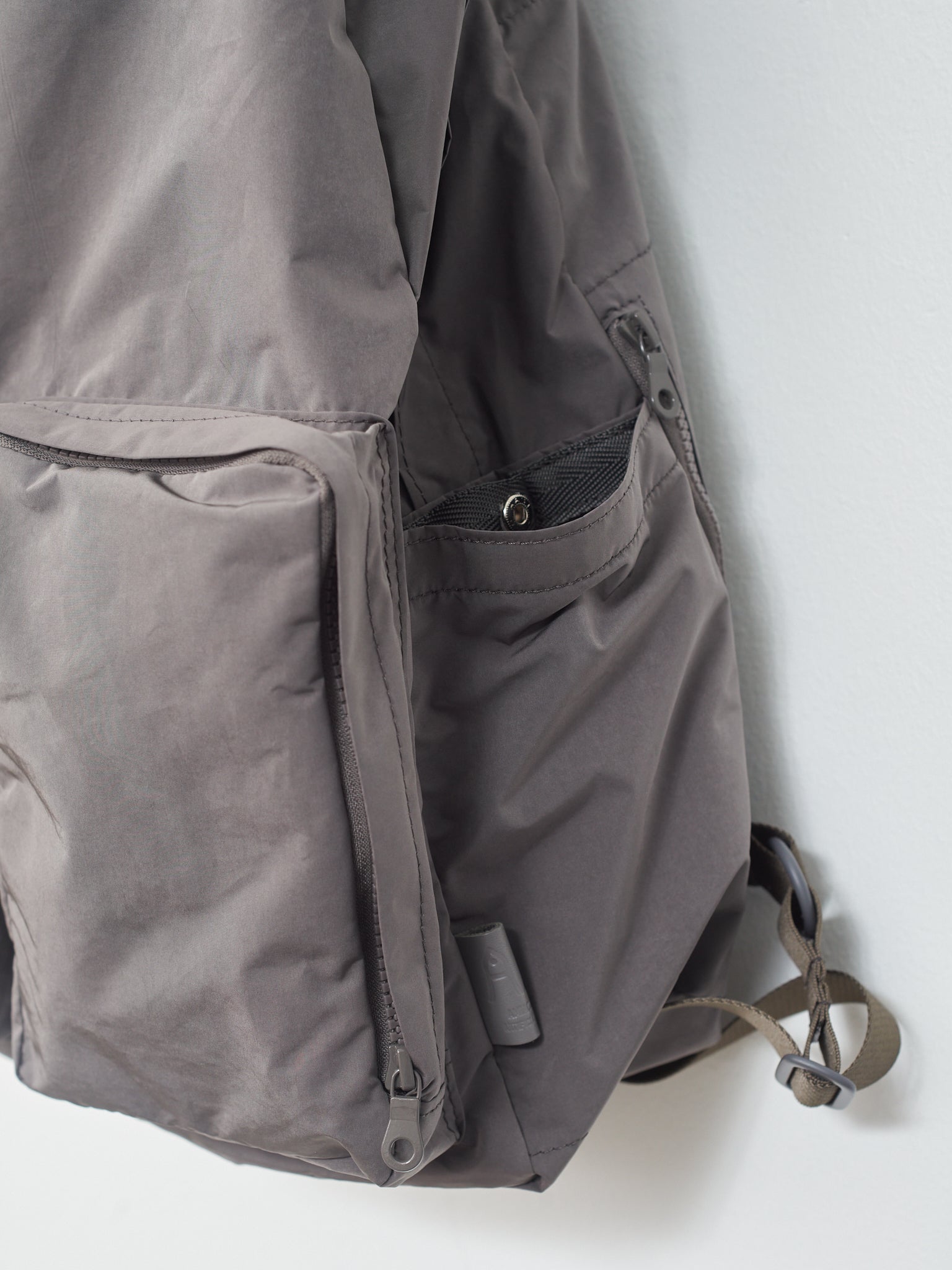 Namu Shop - Amiacalva Split Yarn Backpack - Gray