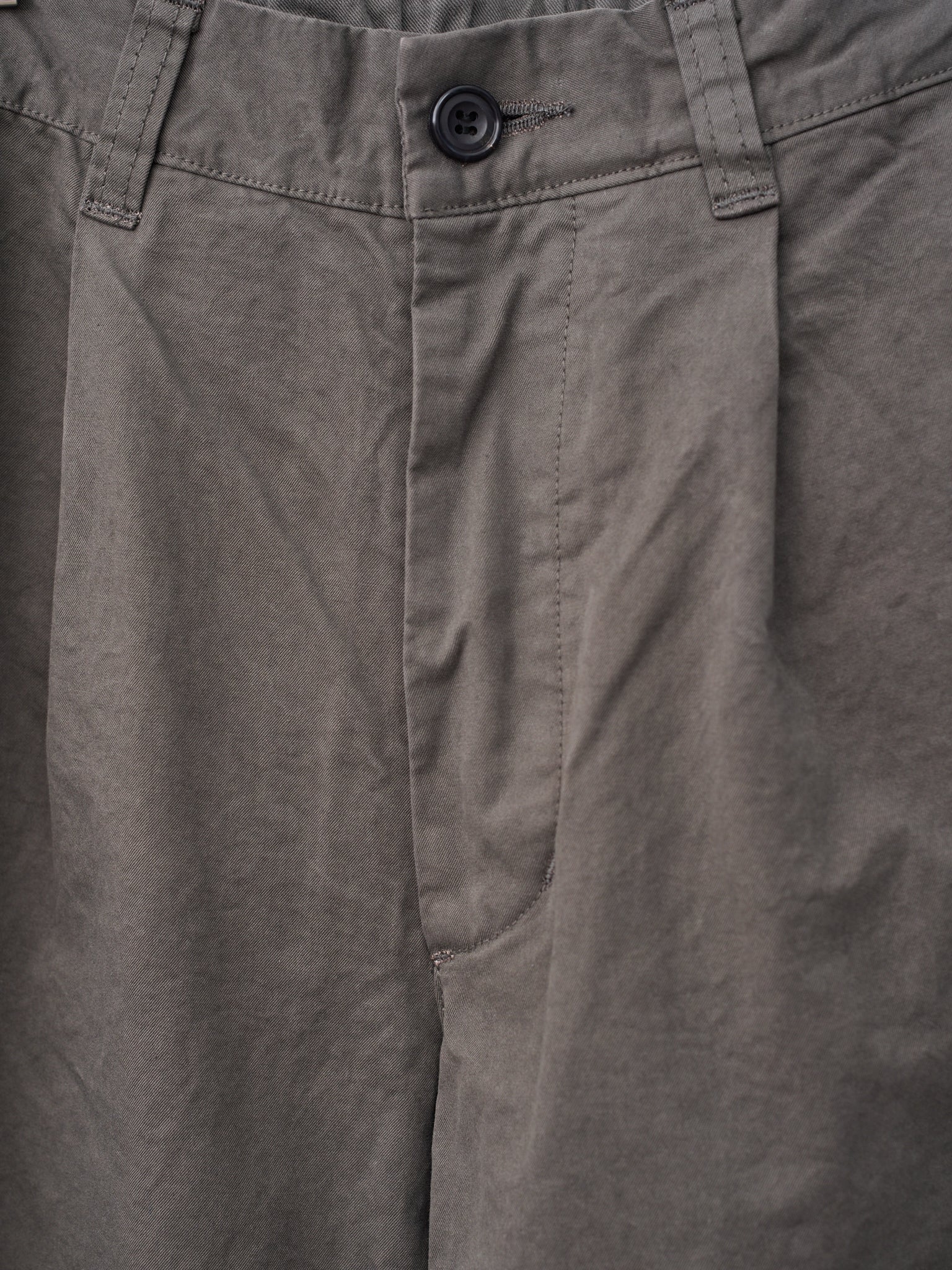 Namu Shop - Veritecoeur Straight Tuck Pants - Gray