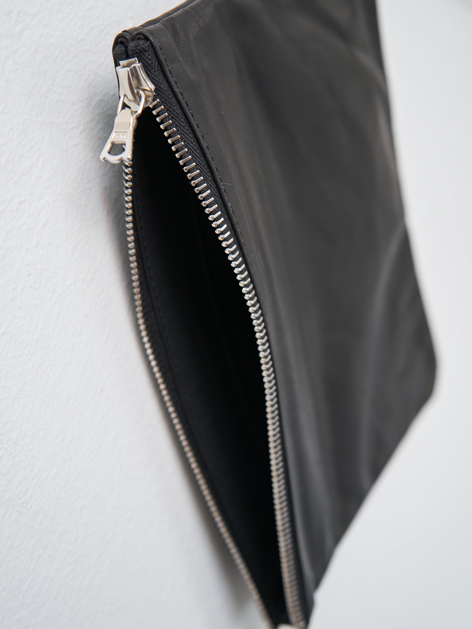 Namu Shop - Amiacalva Sandwich Leather Pouch/Wallet L - Black