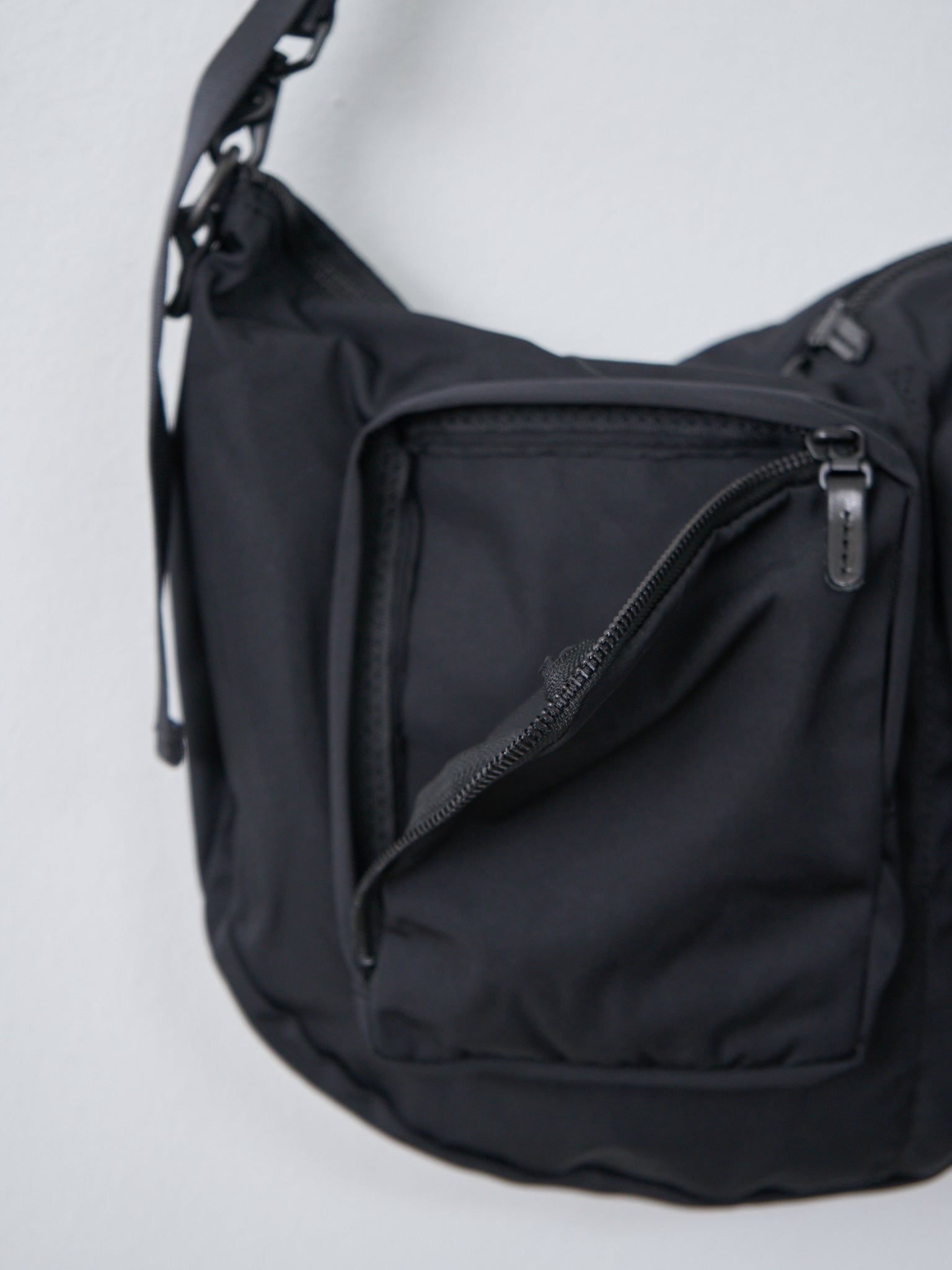 Namu Shop - Amiacalva Gabardine Bodybag - Black