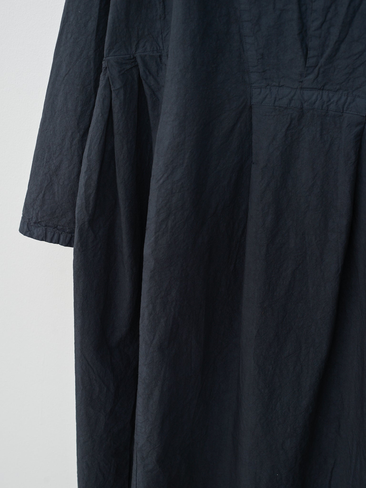 Namu Shop - Veritecoeur Shrink Yoke Dress - Navy Black
