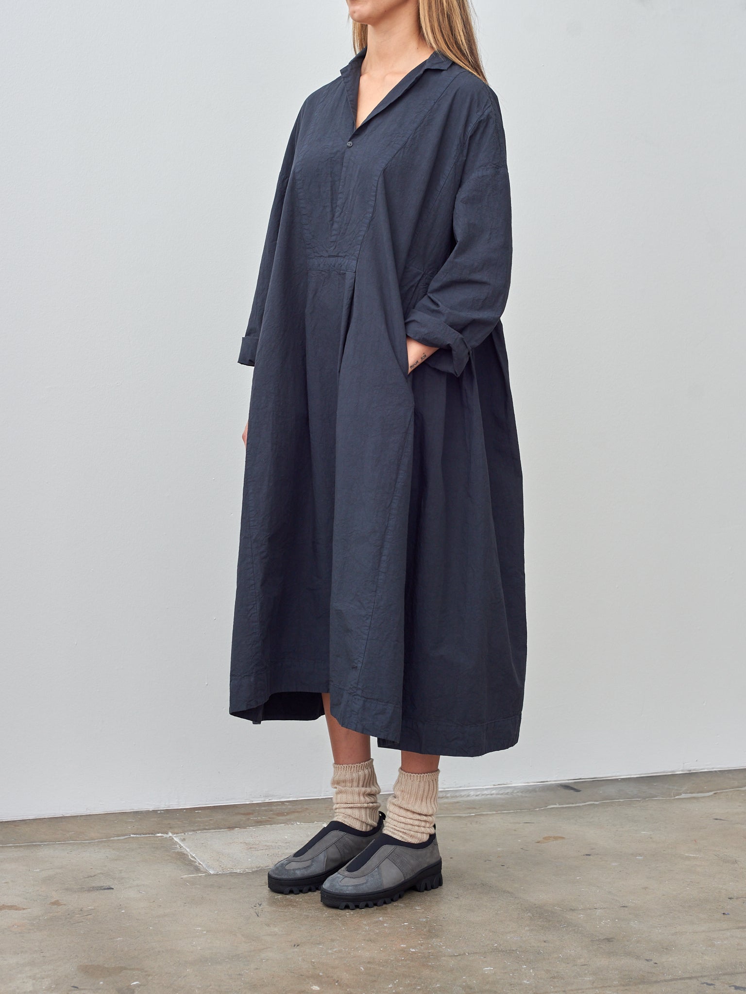 Namu Shop - Veritecoeur Shrink Yoke Dress - Navy Black