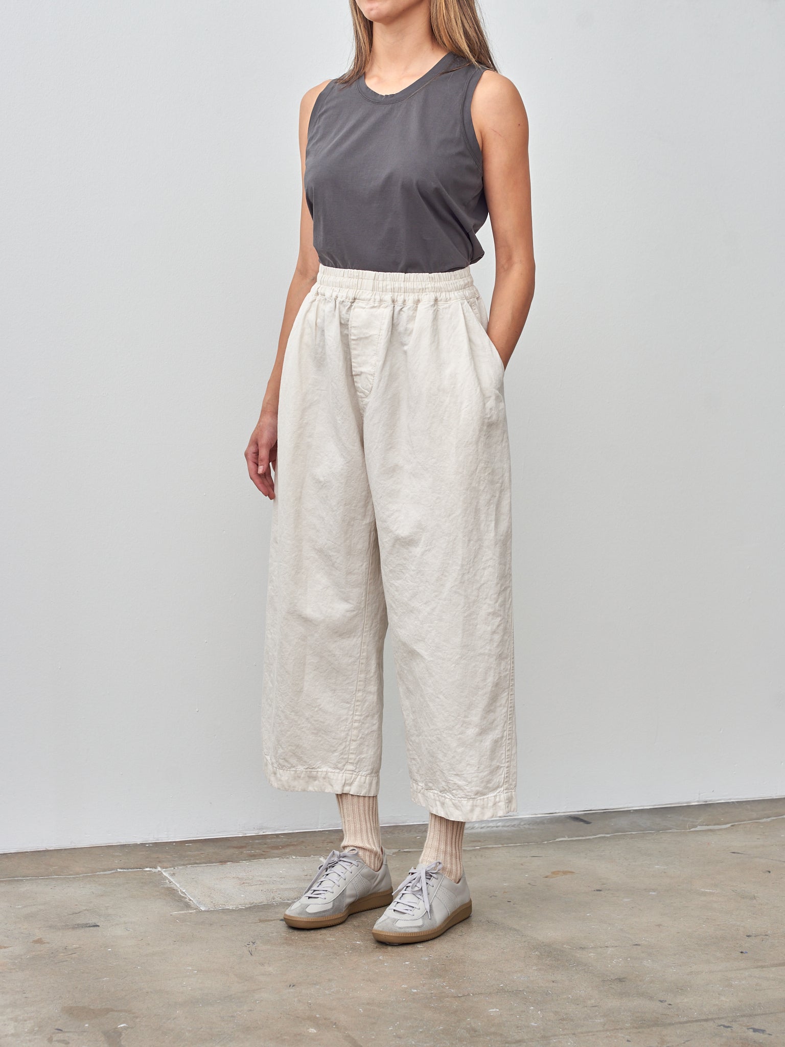 Namu Shop - Veritecoeur Garment Dyed Tuck Pants - Ice Cream