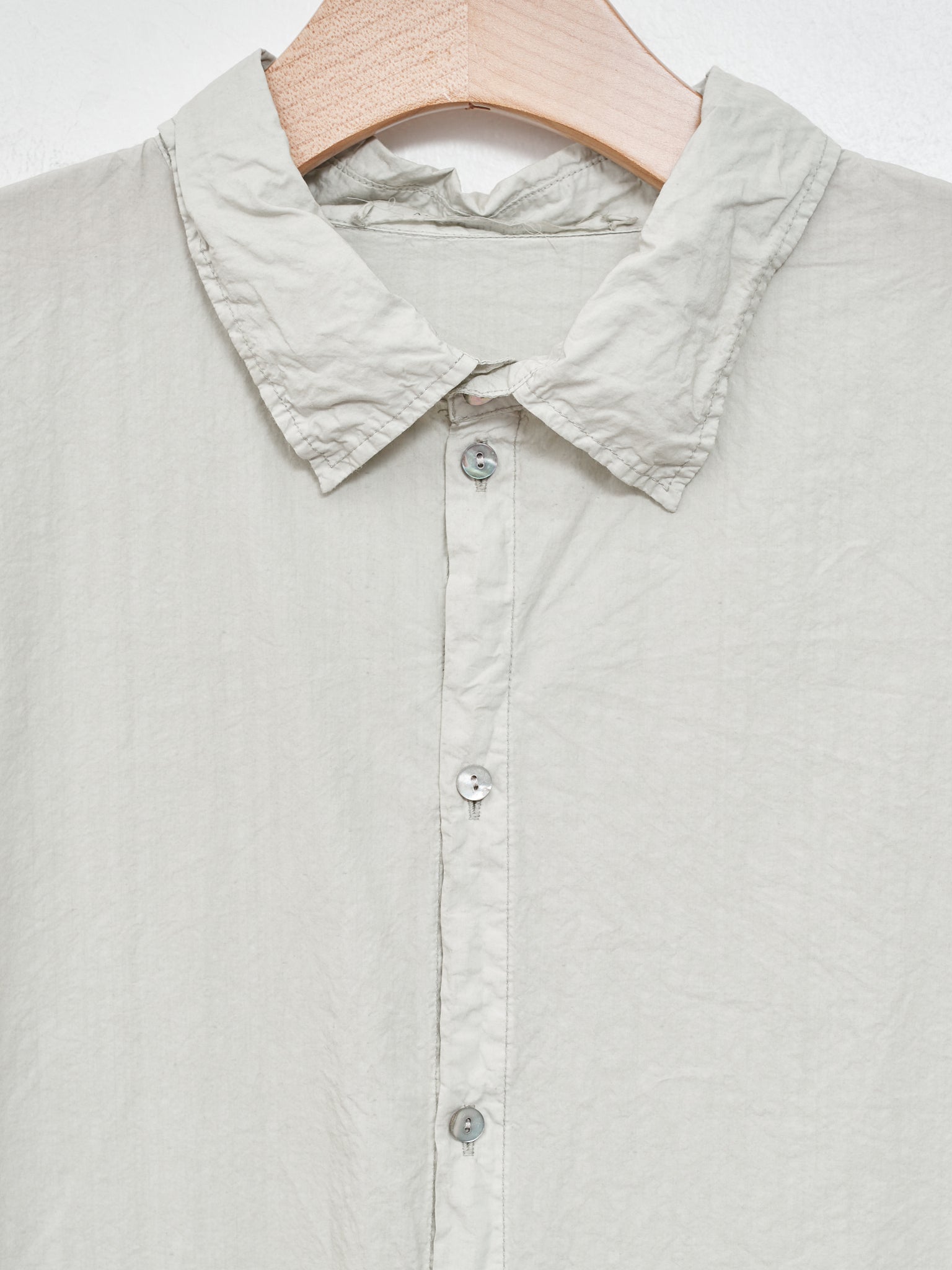 Namu Shop - Album di Famiglia Unisex Collar Shirt TC - Almond