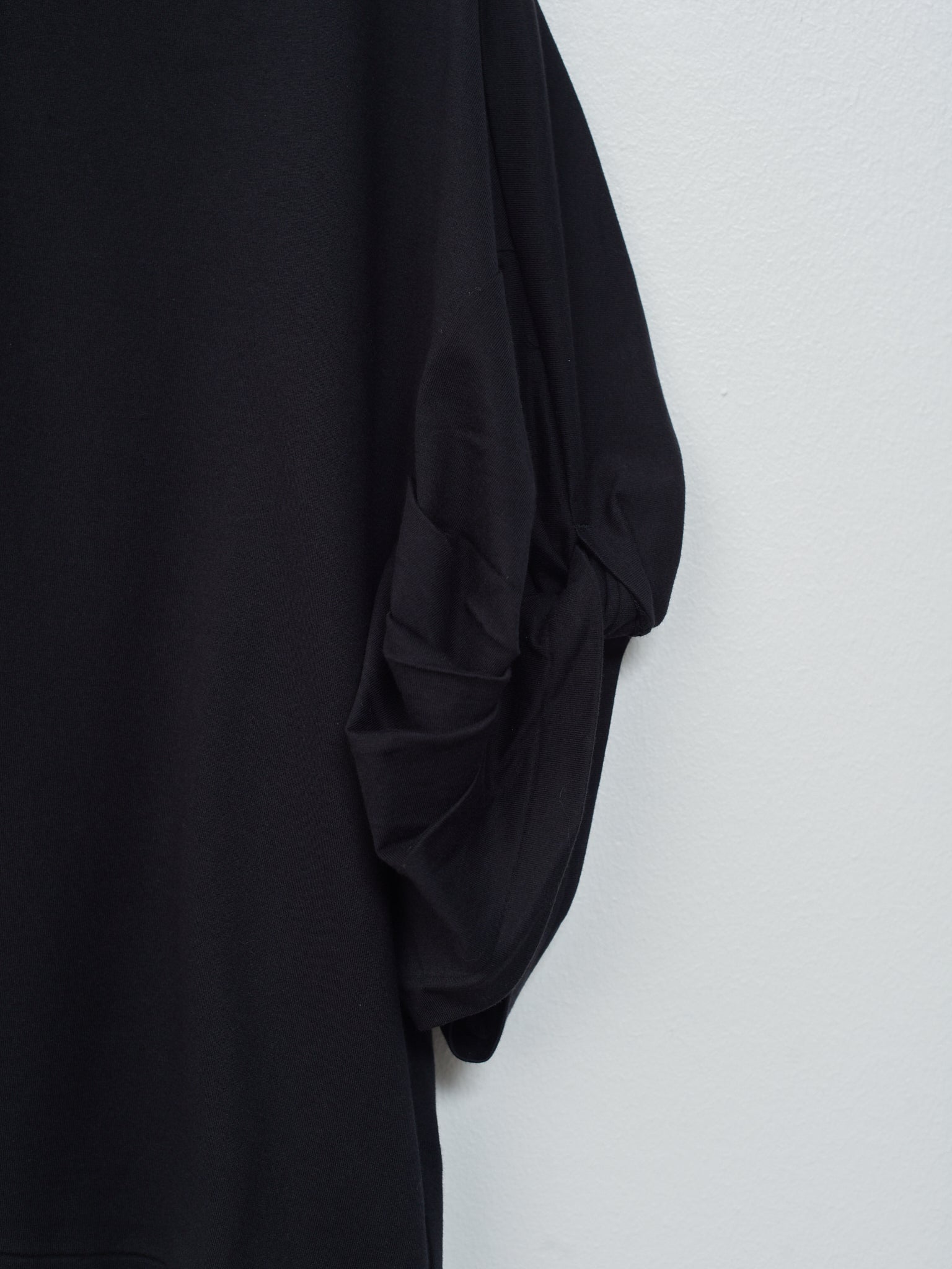 Namu Shop - Sayaka Davis Twisted Sleeve Tee - Black