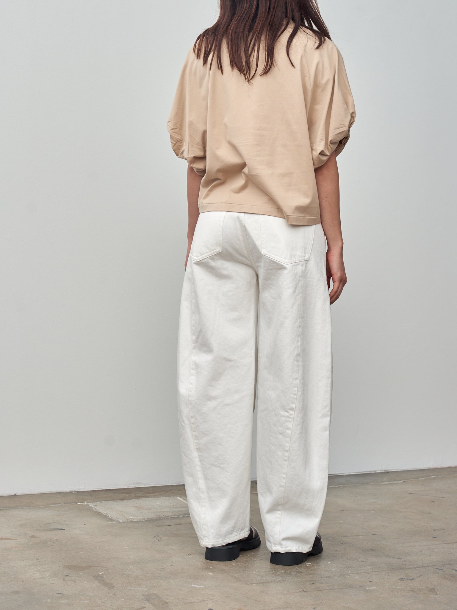 Namu Shop - Sayaka Davis Twisted Sleeve Tee - Biscotti