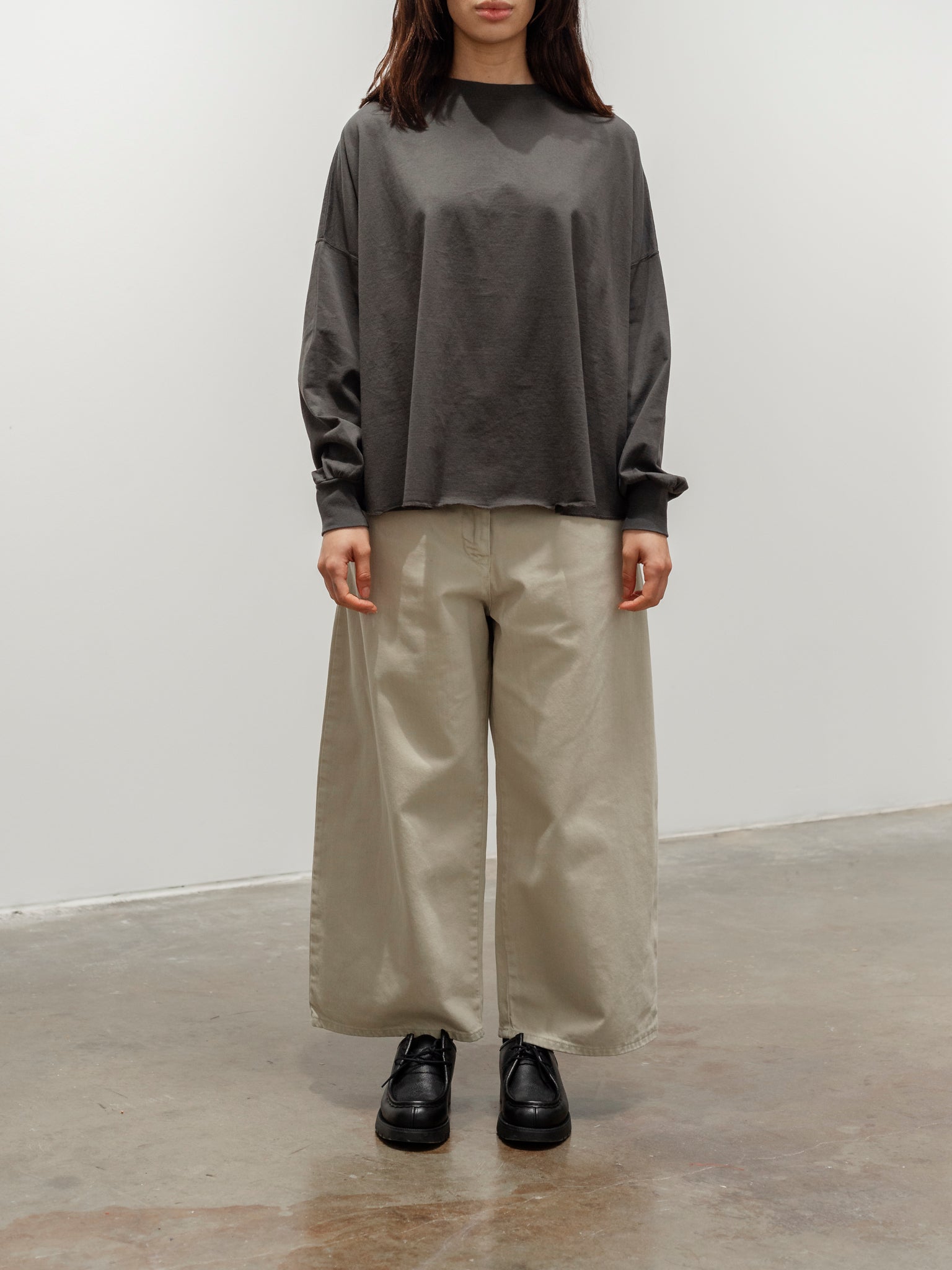 Namu Shop - ICHI Rounded Hem Pullover Tee - Charcoal