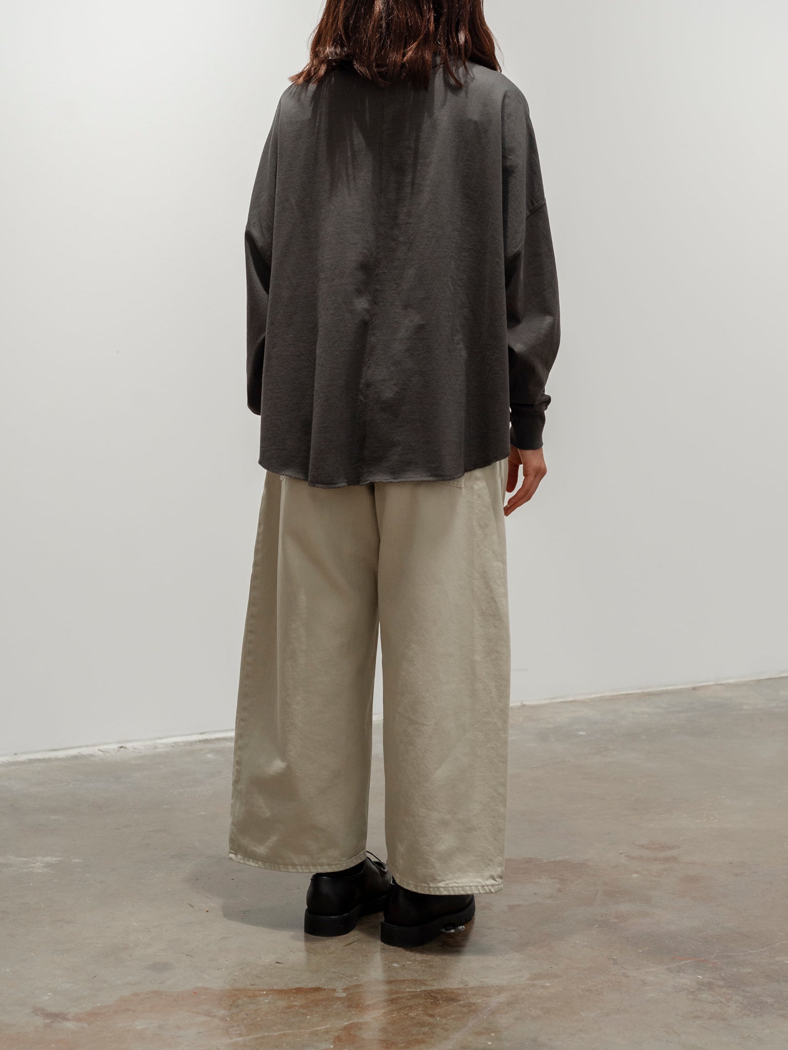 Namu Shop - ICHI Rounded Hem Pullover Tee - Charcoal