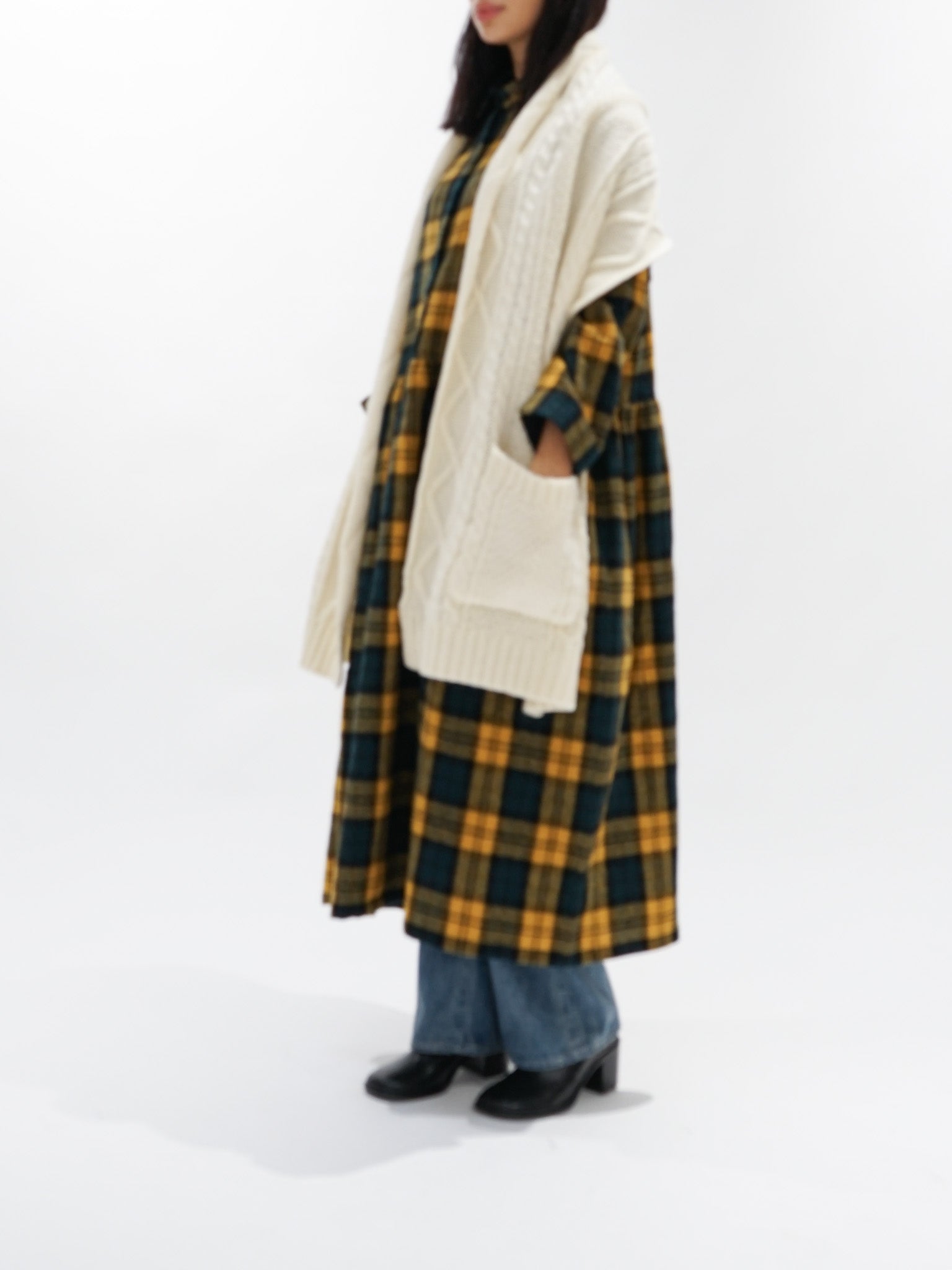 Namu Shop - ICHI Wool Cable Stole - White