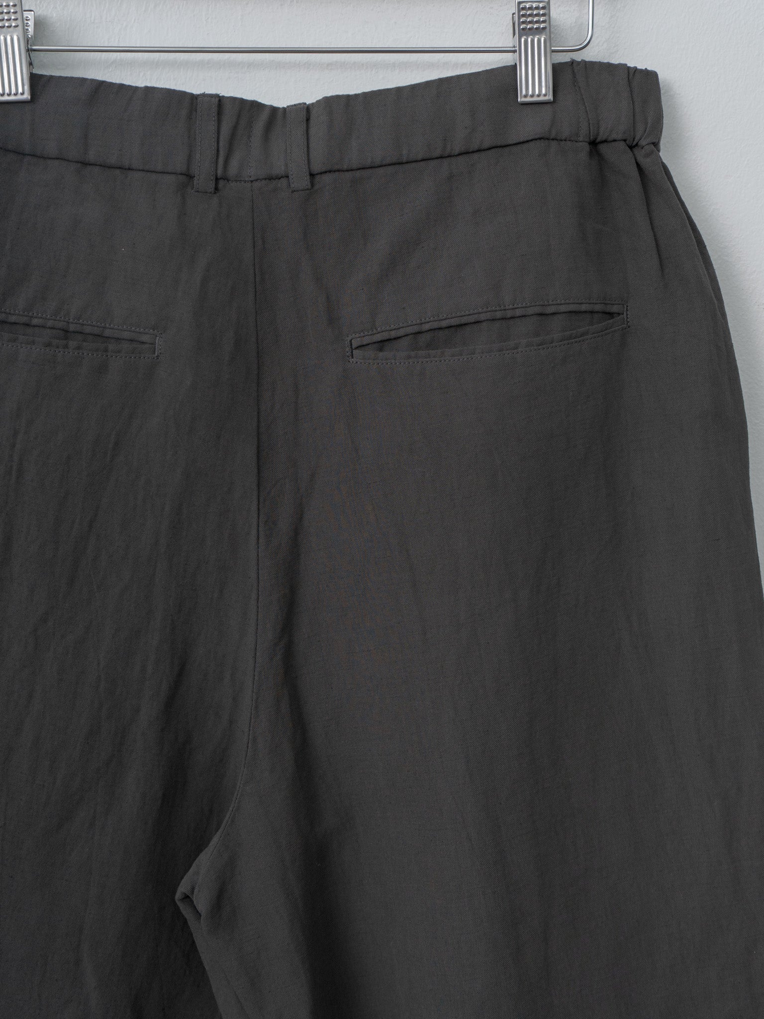 Namu Shop - Aton Cotton Linen Voile Loose Fit Shorts - Charcoal Gray