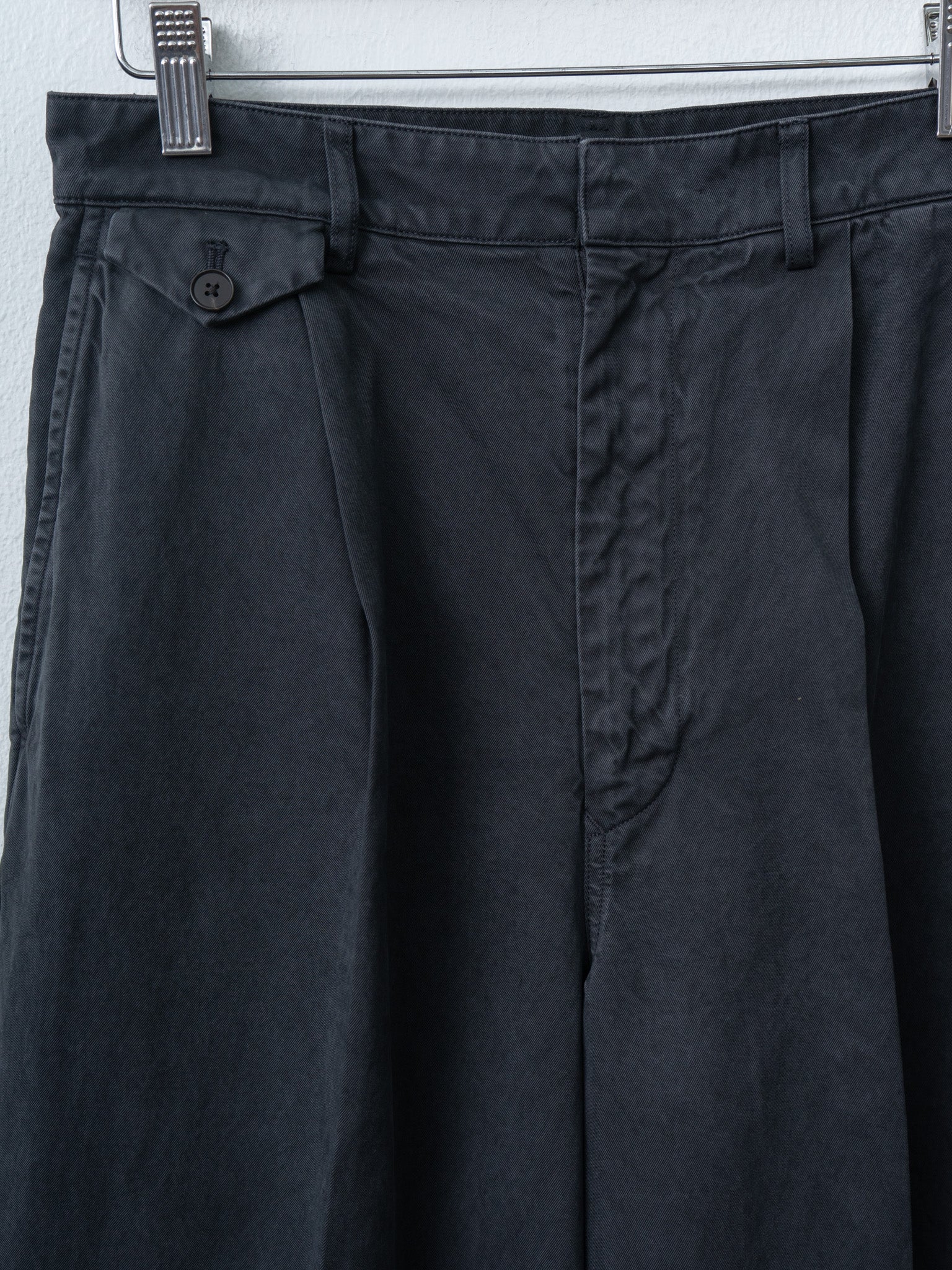 Namu Shop - Auralee Garment-Dyed Finx Light Chino One-Tuck Wide Pants - Black