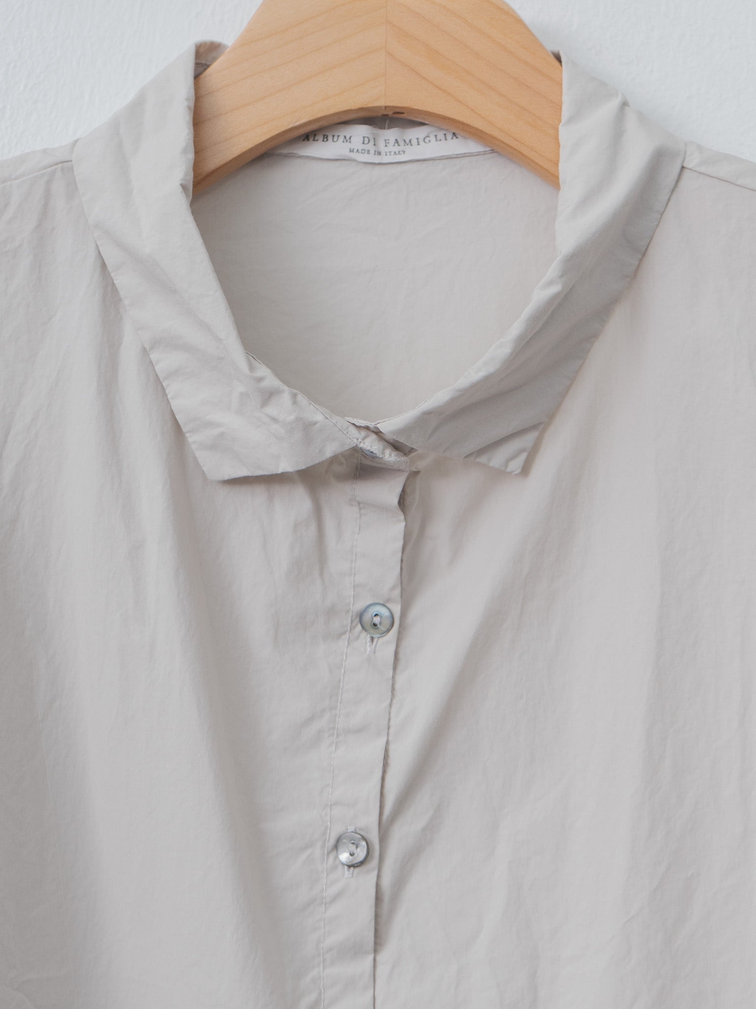Namu Shop - Album di Famiglia Short Sleeveless Shirt TC - Pebble