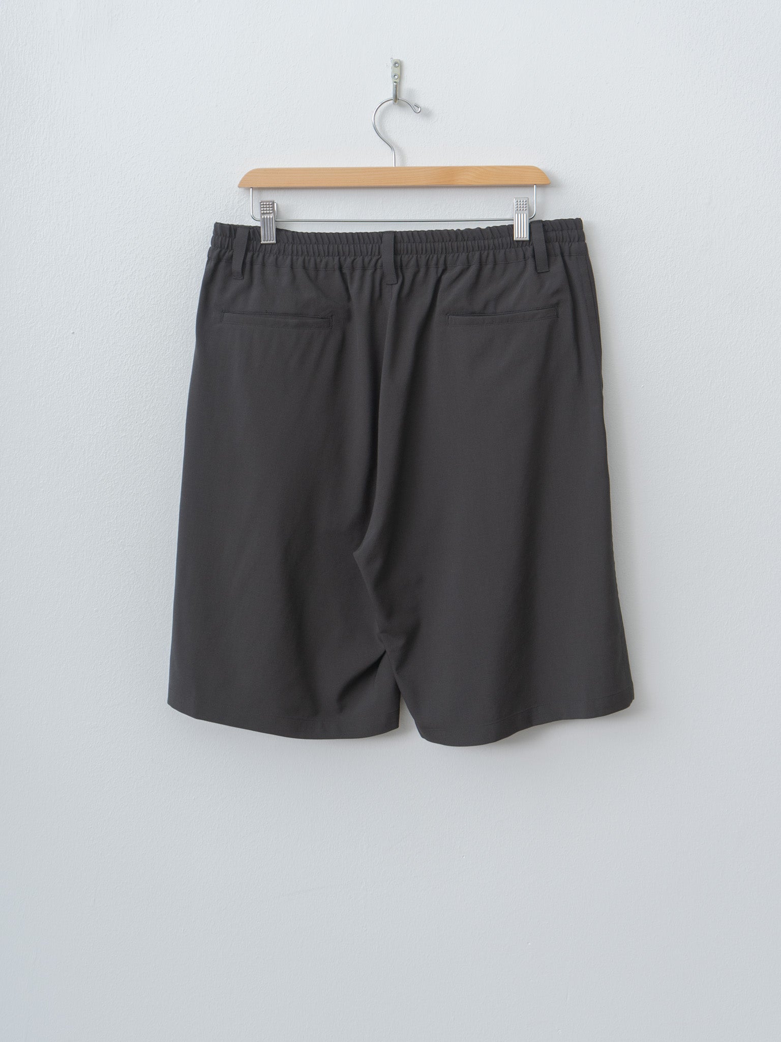 Namu Shop - Yoke Wool Washer Tropical 2Pleated Easy Shorts - Carbon