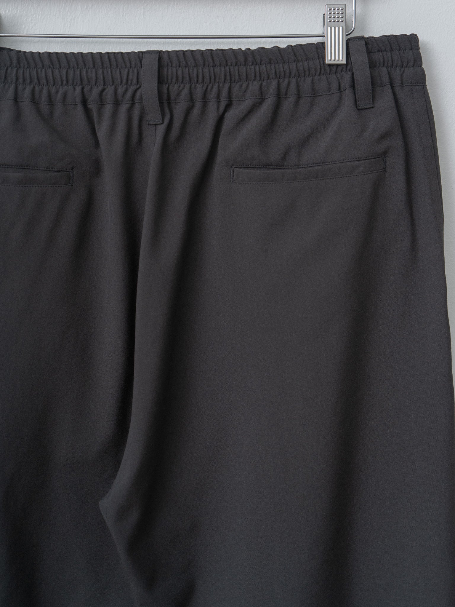 Namu Shop - Yoke Wool Washer Tropical 2Pleated Easy Shorts - Carbon