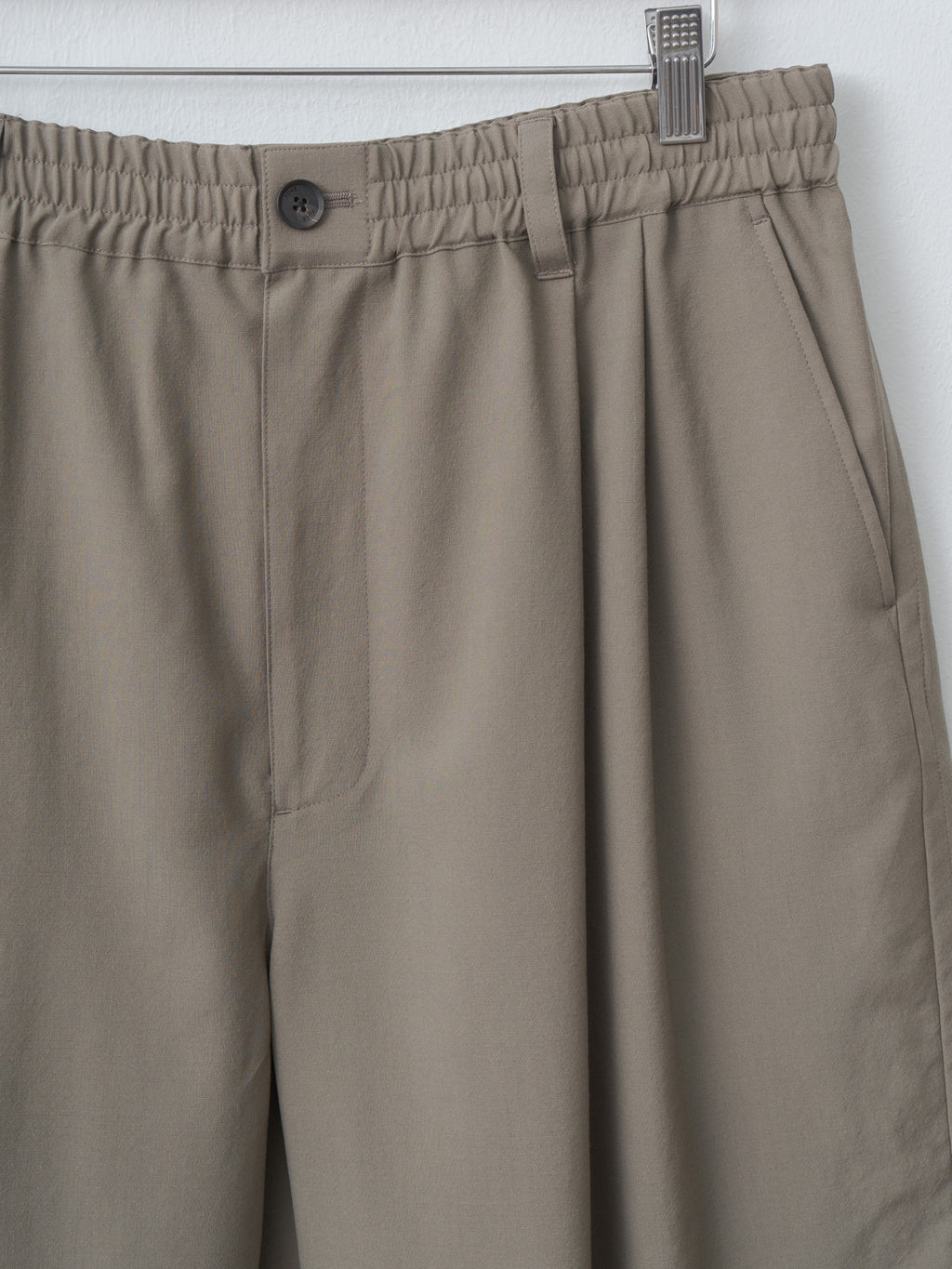 Namu Shop - Yoke Wool Washer Tropical 2Pleated Easy Shorts - Sand Beige