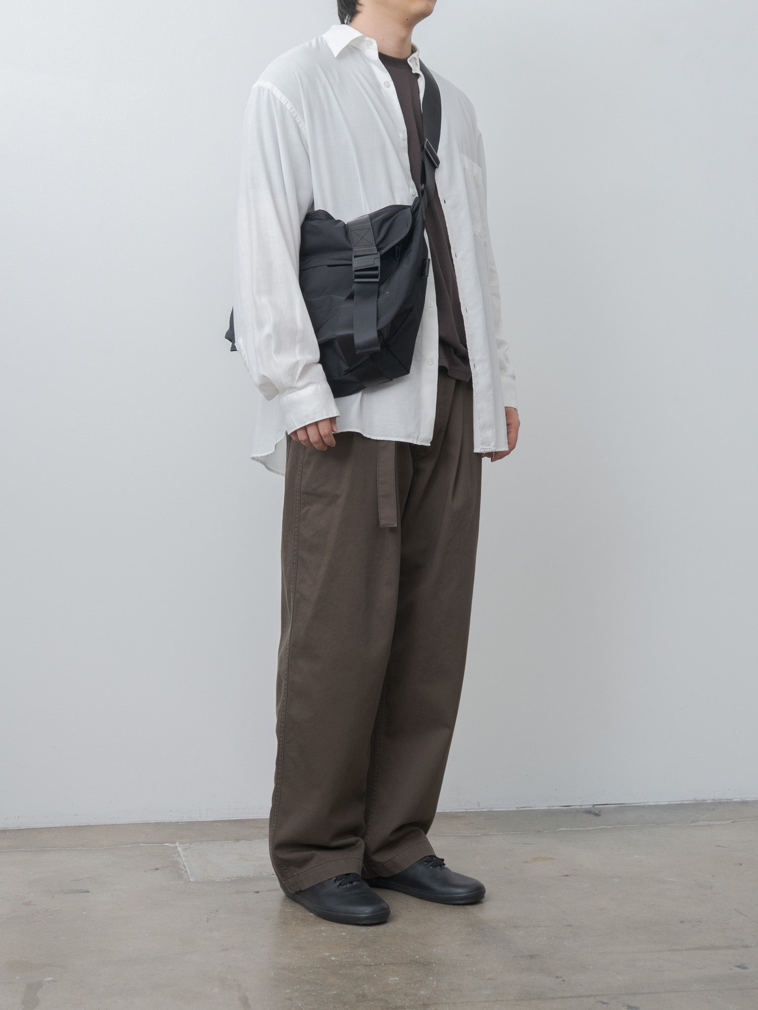 Namu Shop - Amiacalva Gabardine Messenger Bag M - Black