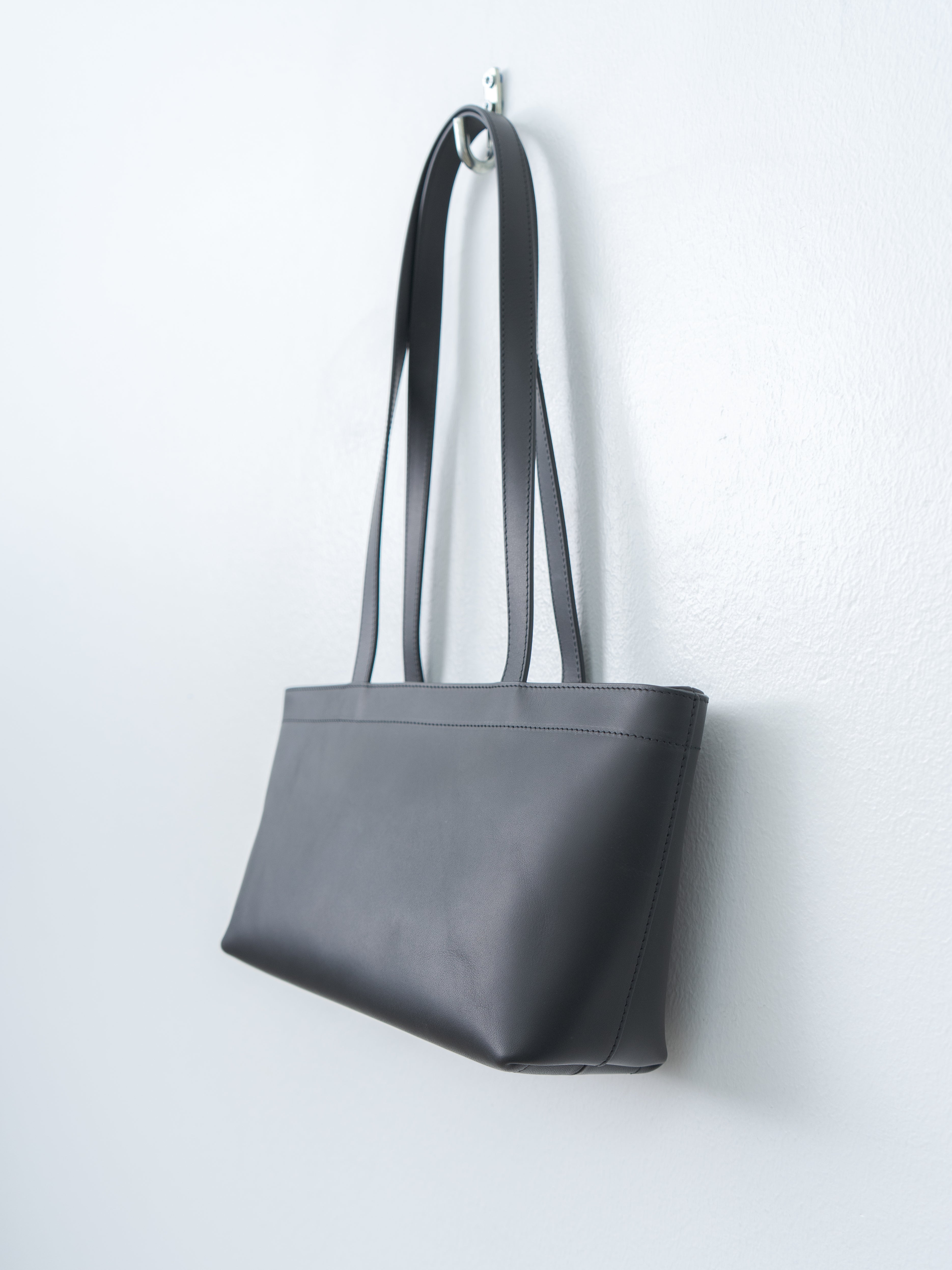 Namu Shop - Aeta GE09 Long Handle Zipper Tote S - Black