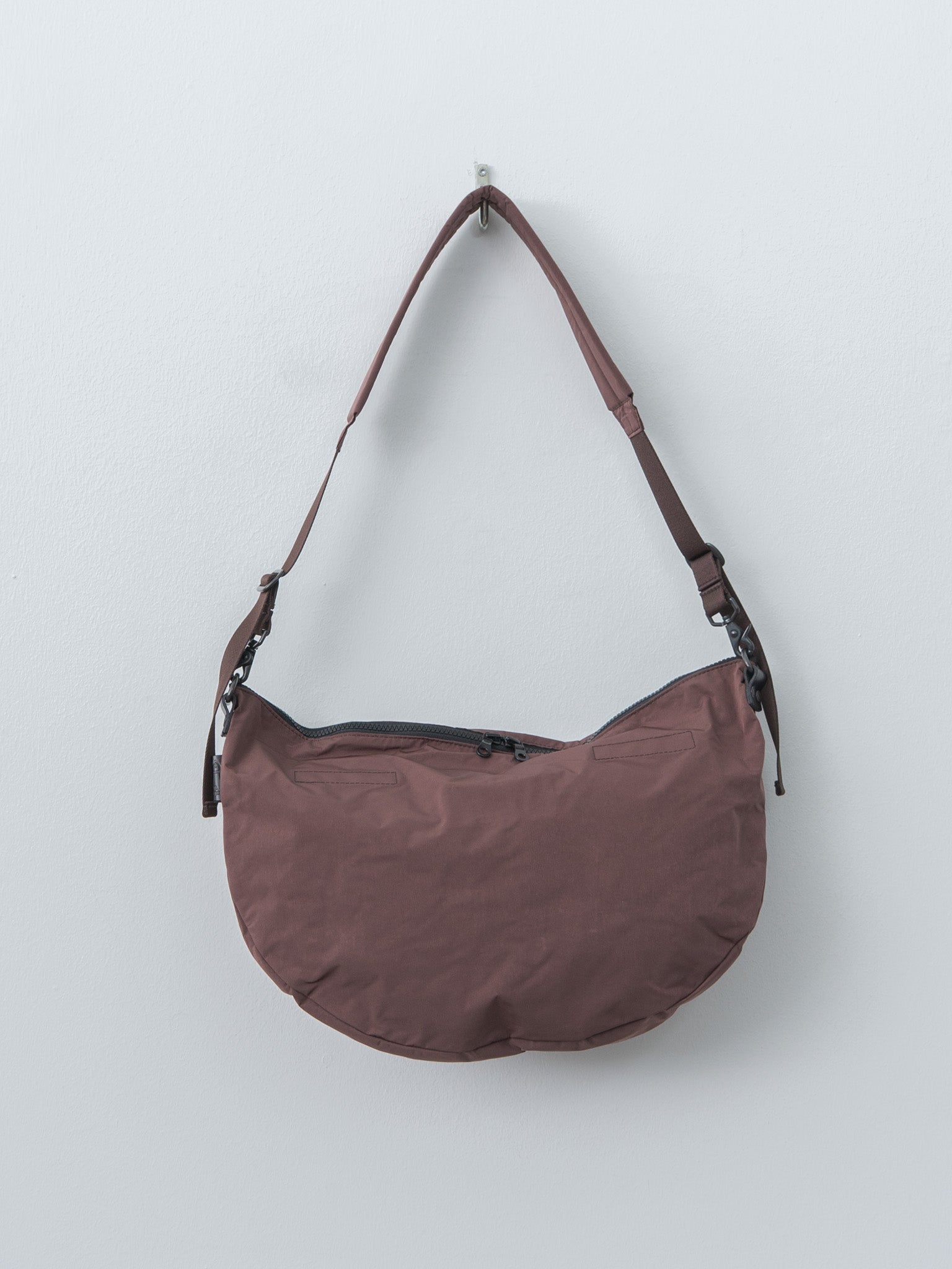 Split Yarn Bodybag M - Bordeaux Brown