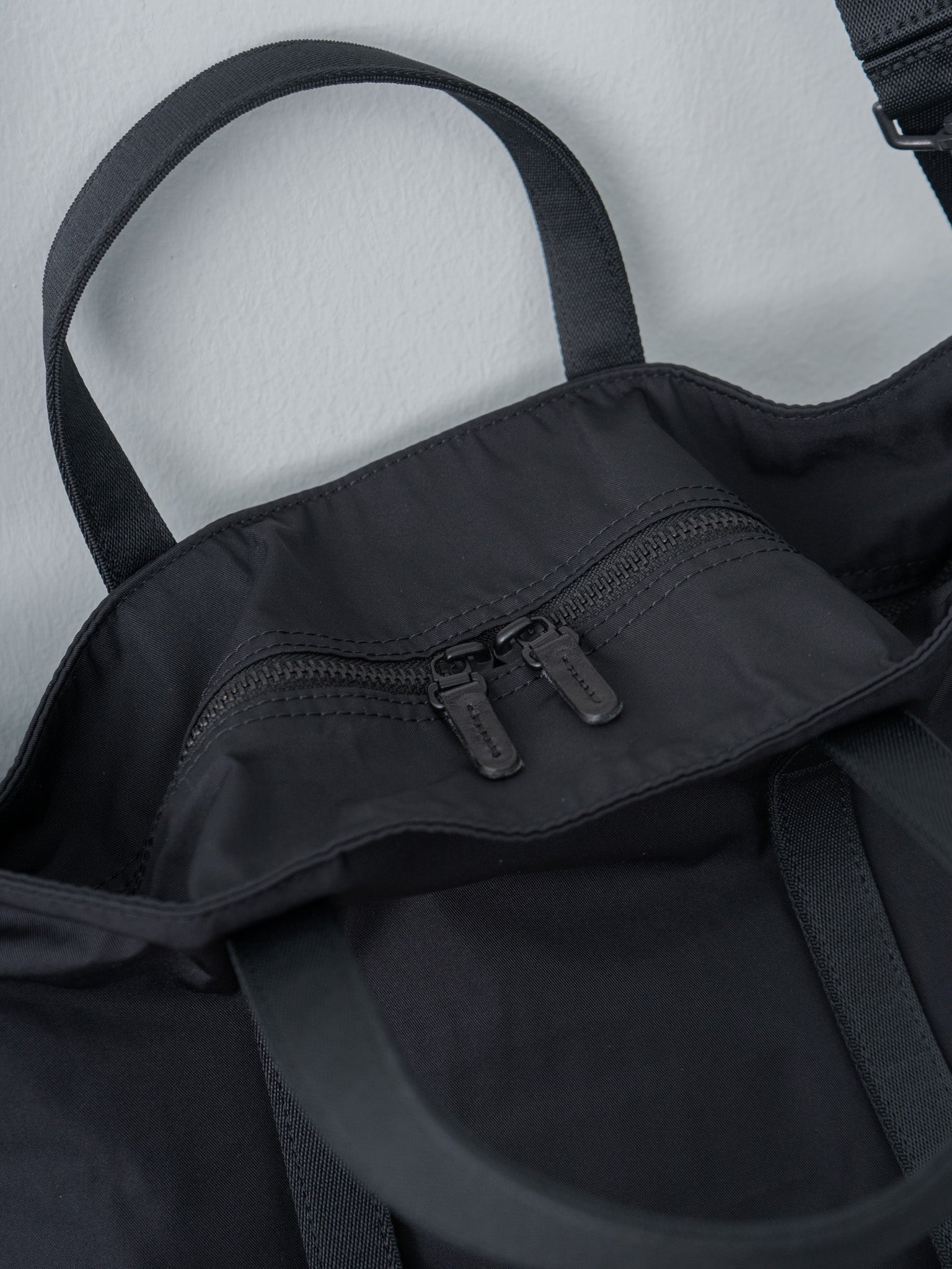 Gabardine 2-Way Shoulder T - Black