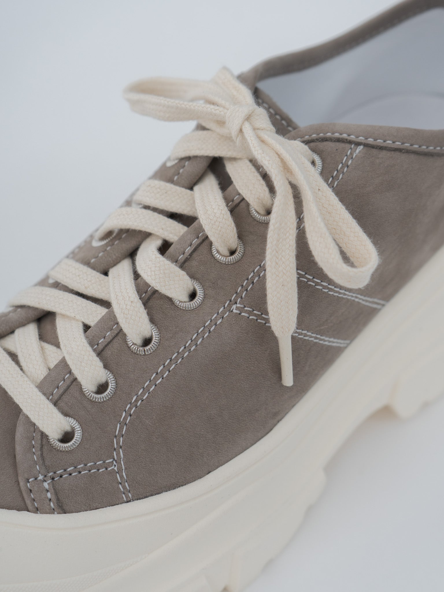 Namu Shop - Sofie D'Hoore Feat Sneakers
