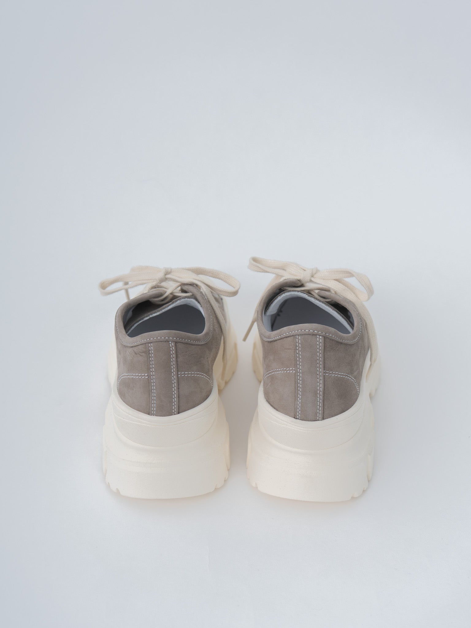 Namu Shop - Sofie D'Hoore Feat Sneakers