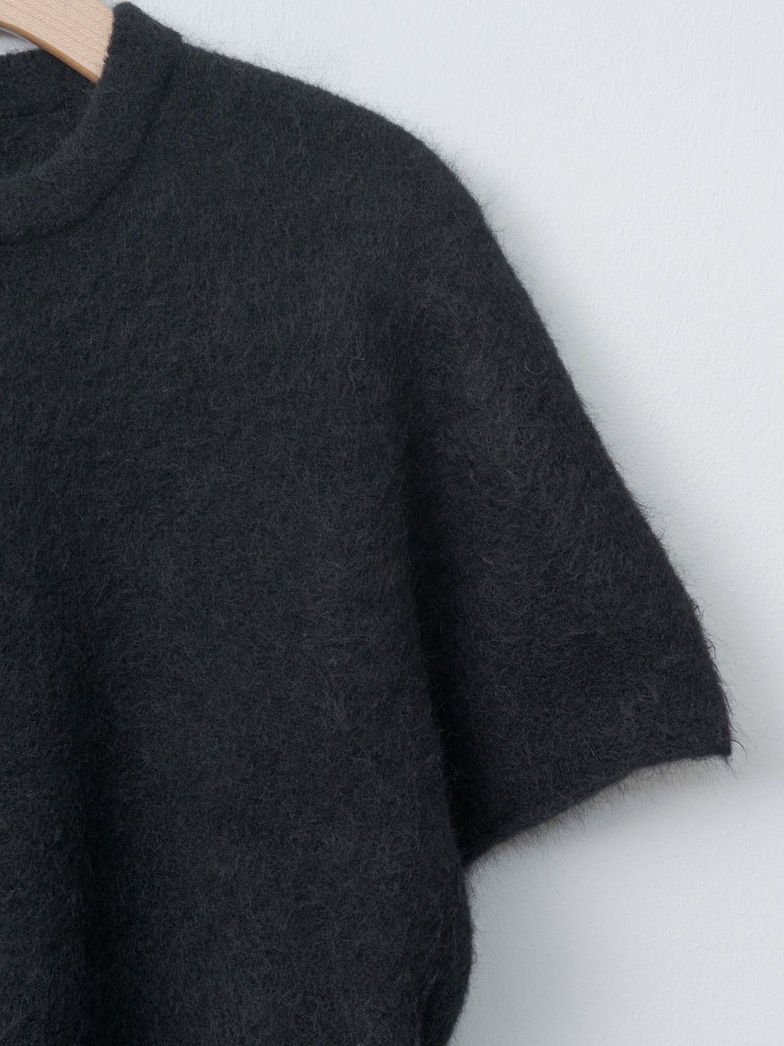Namu Shop - Unfil Stretch Superkid Mohair Short-Sleeve P/O - Black