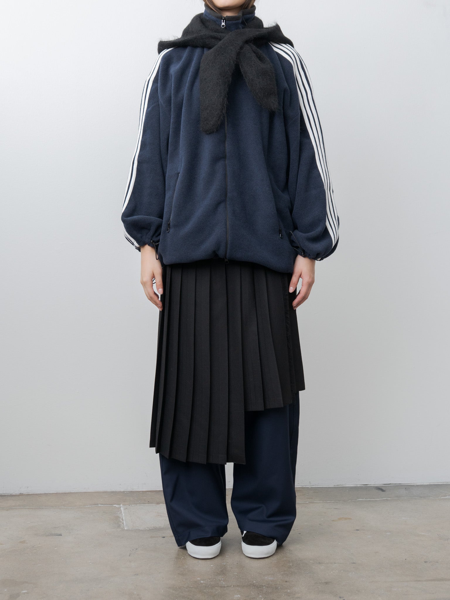 Namu Shop - Unfil O'NEIL OF DUBLIN × UNFIL Worsted Wool Asymmetrical Kilt Skirt - Black
