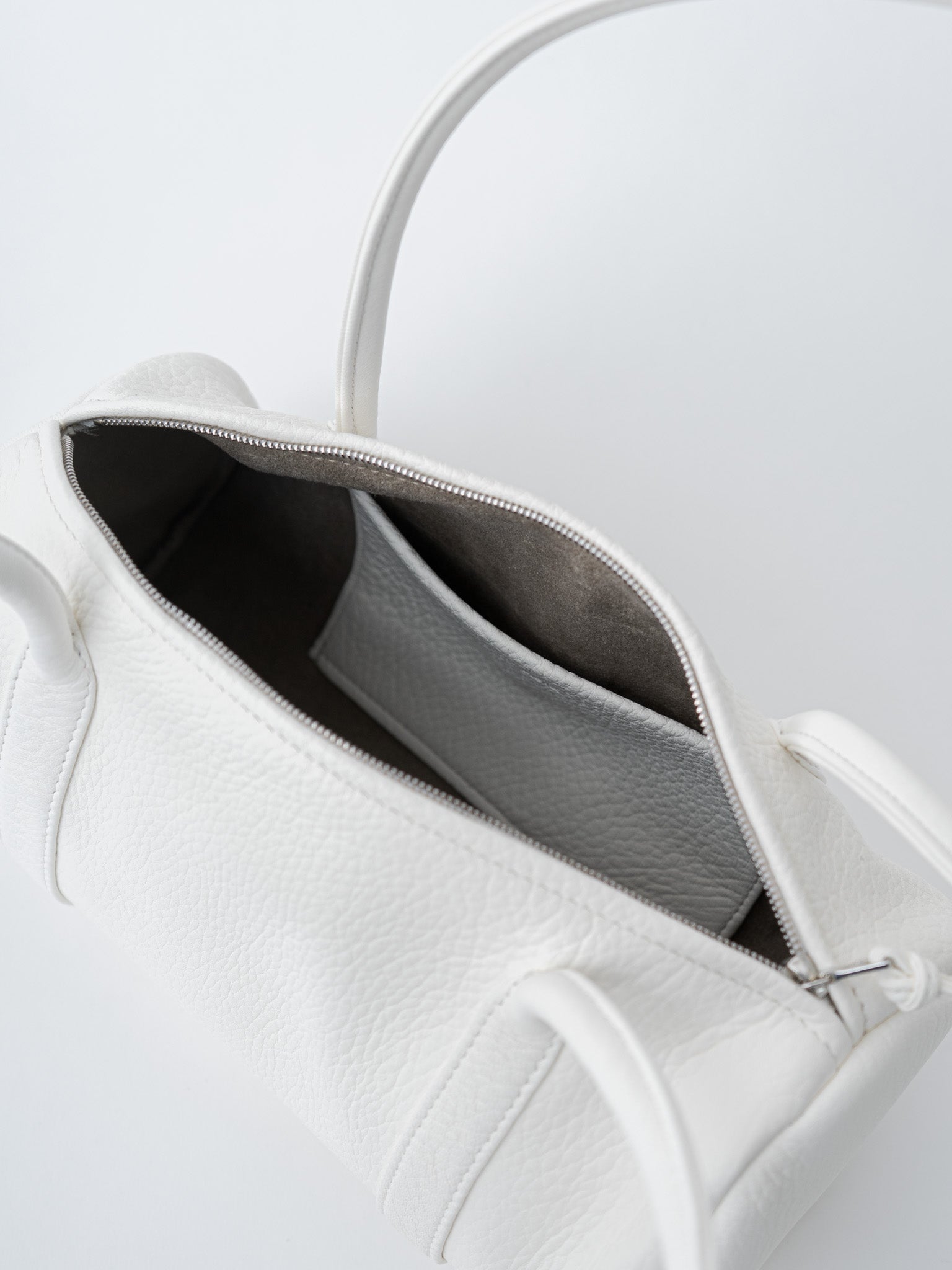Namu Shop - Aeta Cylinder Boston Long Handle - White