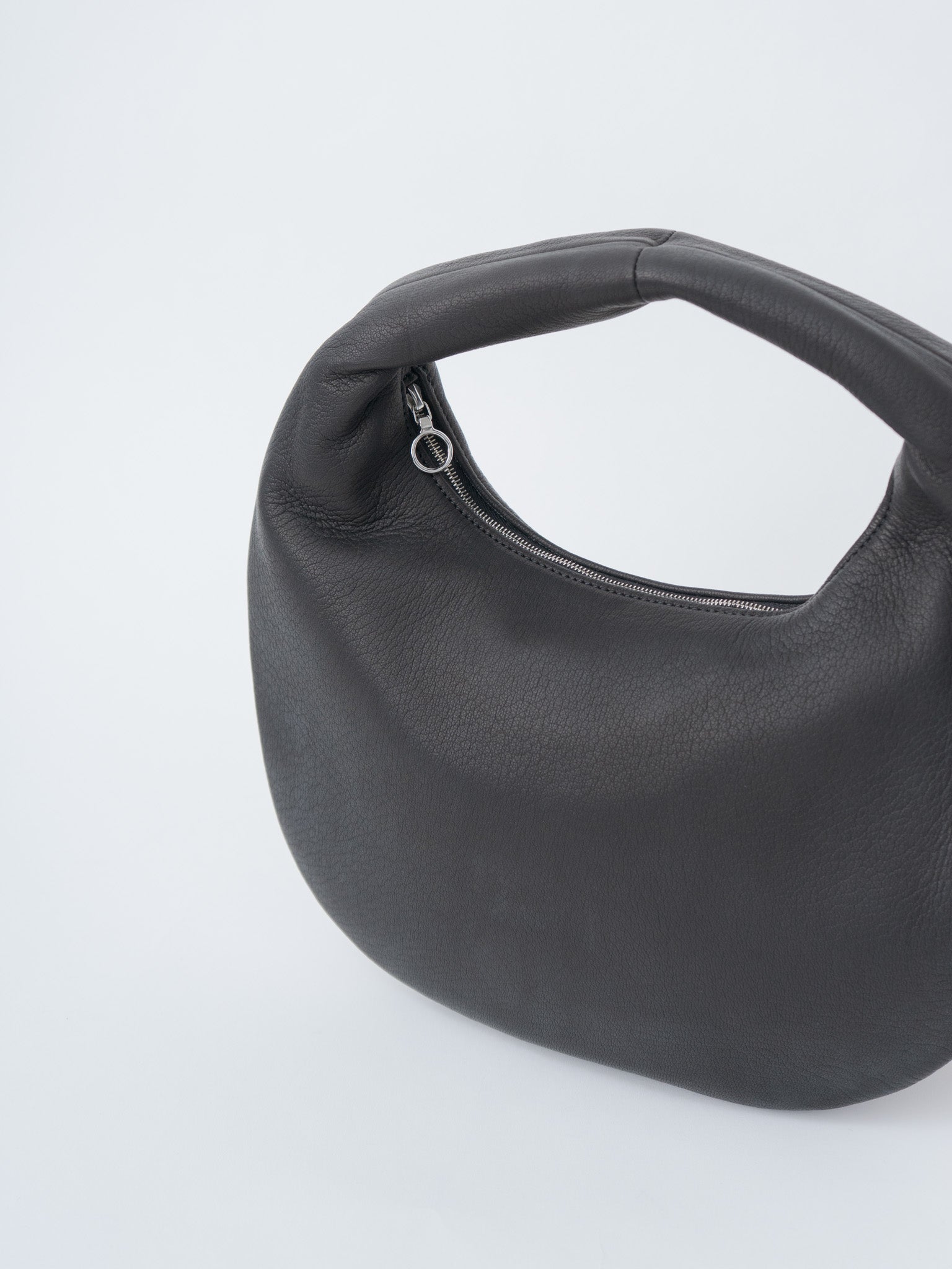 Namu Shop - Aeta Round One Shoulder M - Black