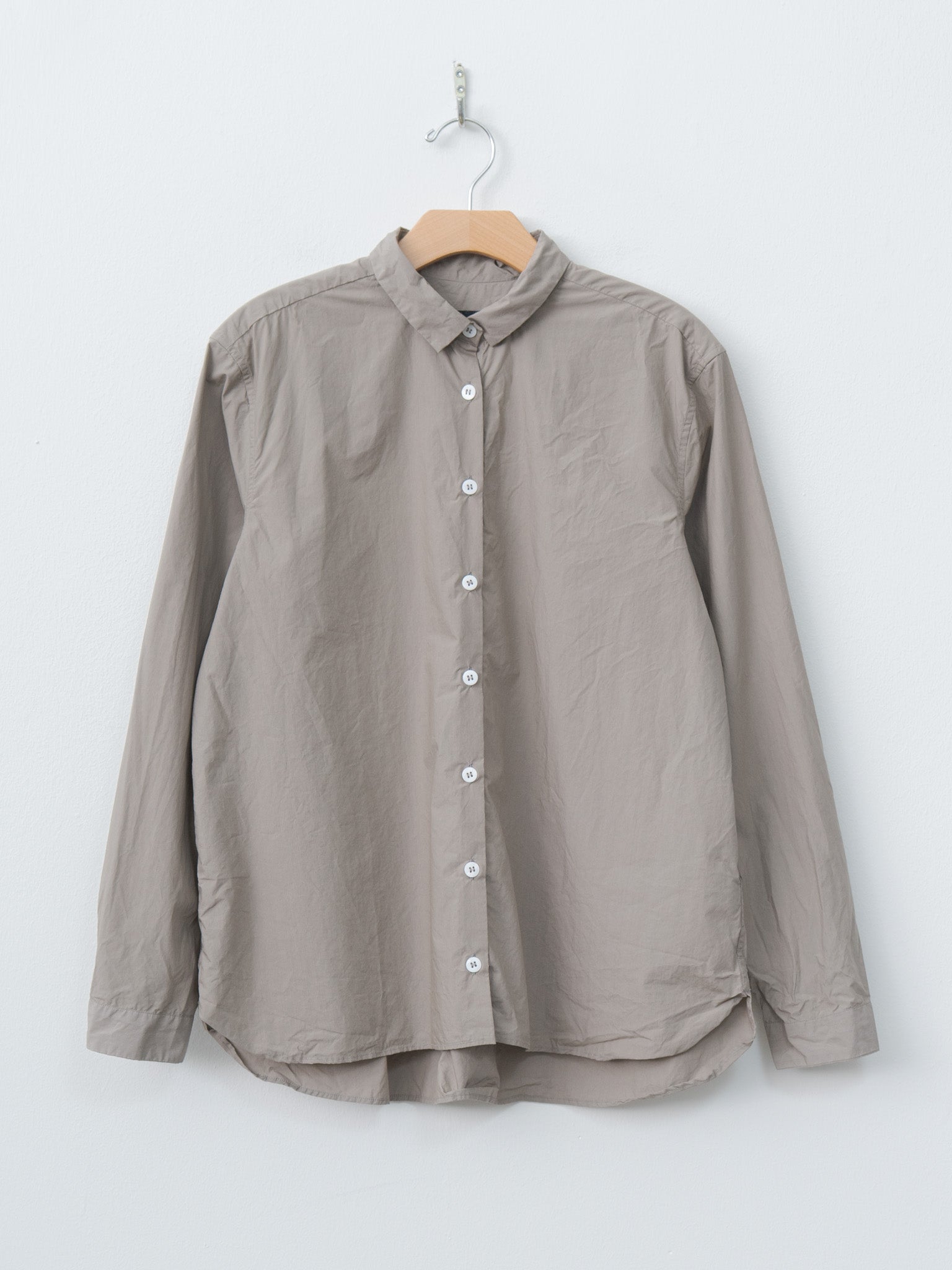 Namu Shop - Bergfabel Loose Tyrol Shirt - Taupe