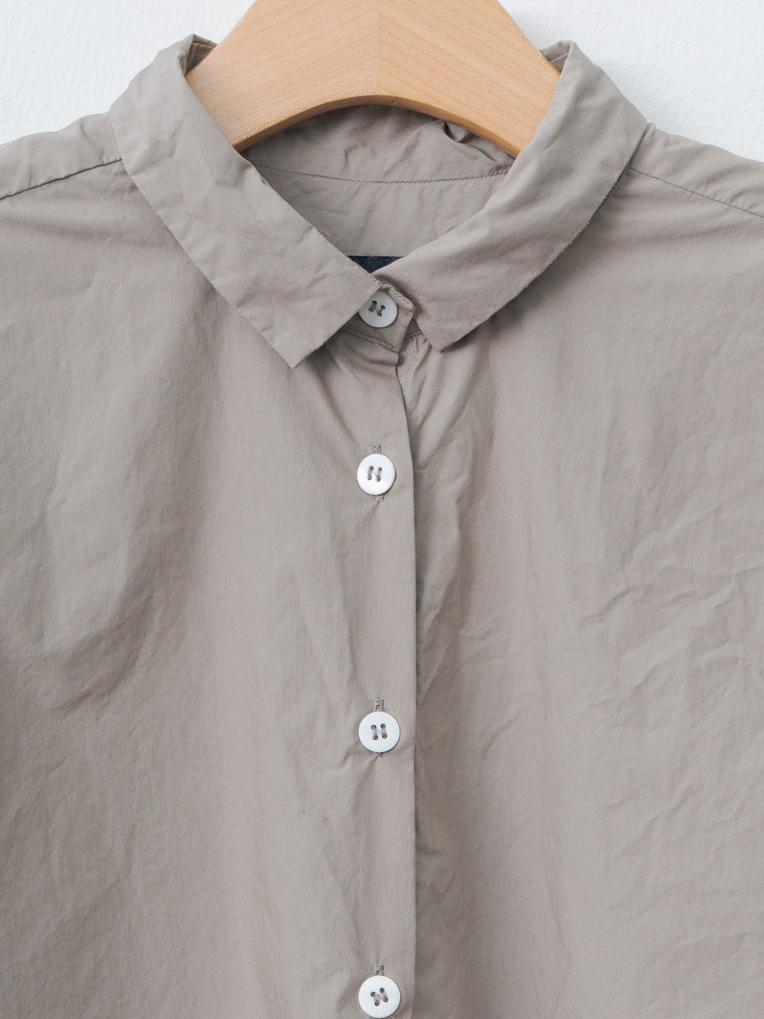 Namu Shop - Bergfabel Loose Tyrol Shirt - Taupe