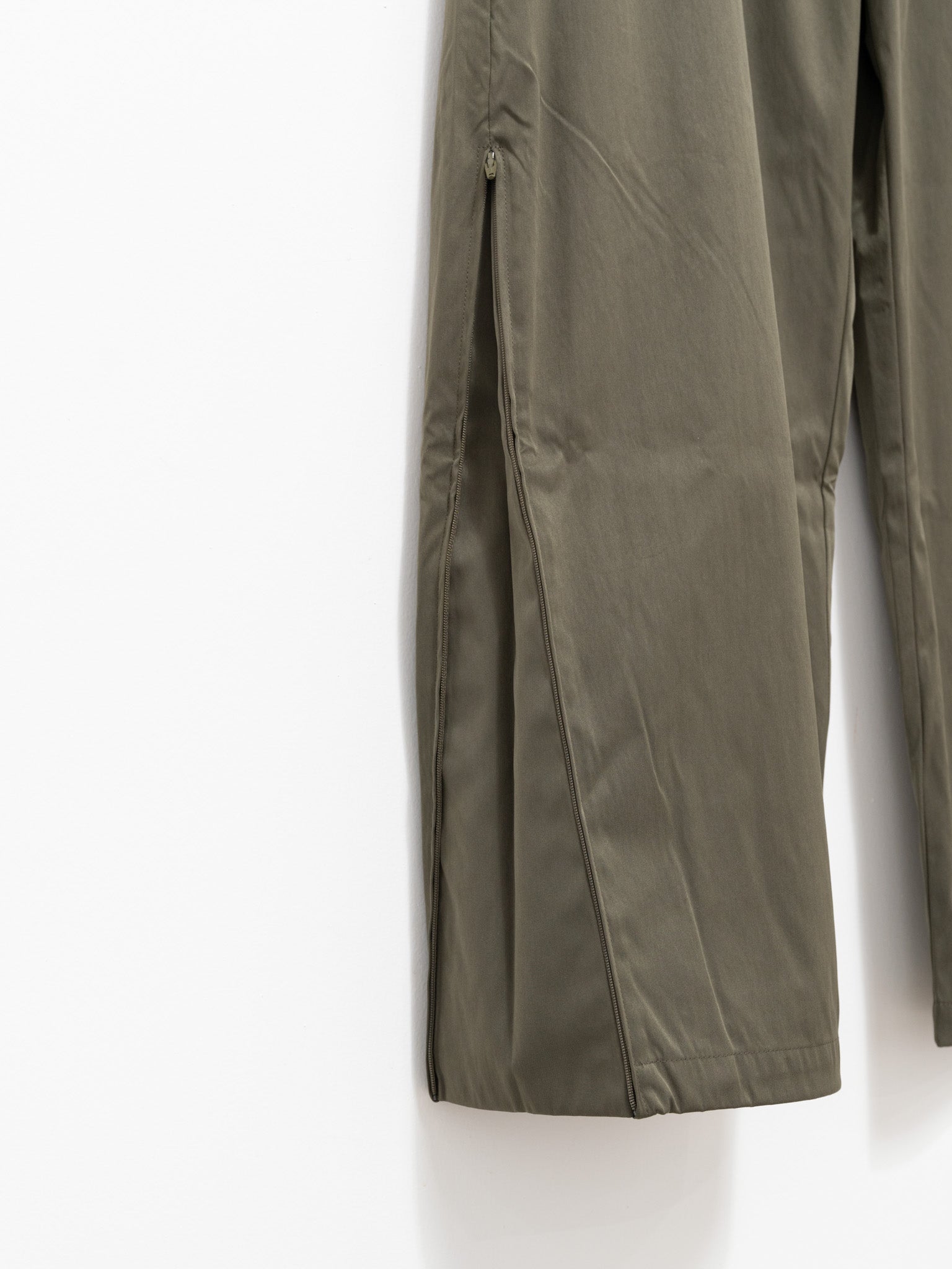 Namu Shop - Studio Nicholson Toba Sporty Curve Leg Pant - Army Green