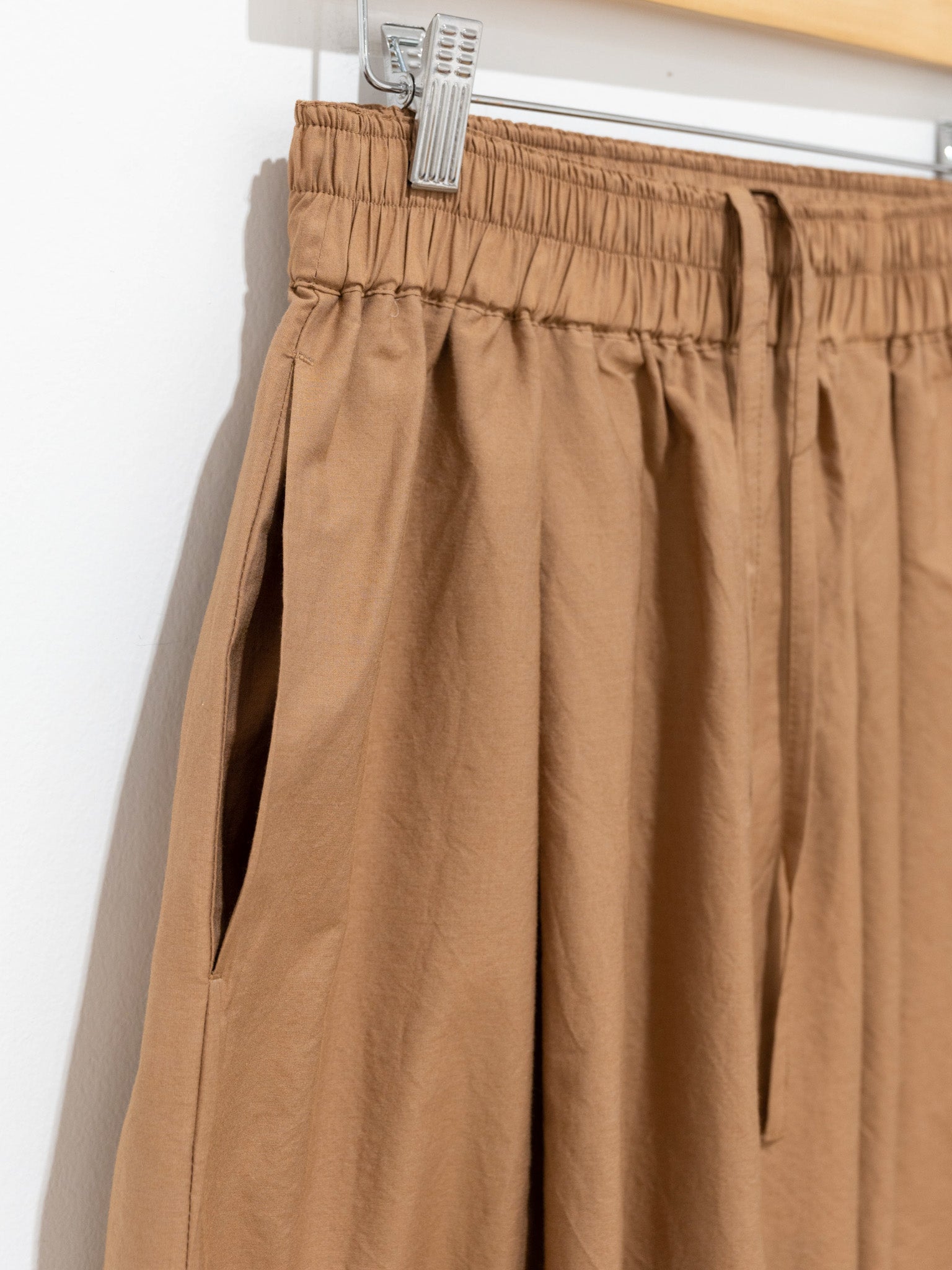 Namu Shop - Veritecoeur Shirring Easy Pants - Brown