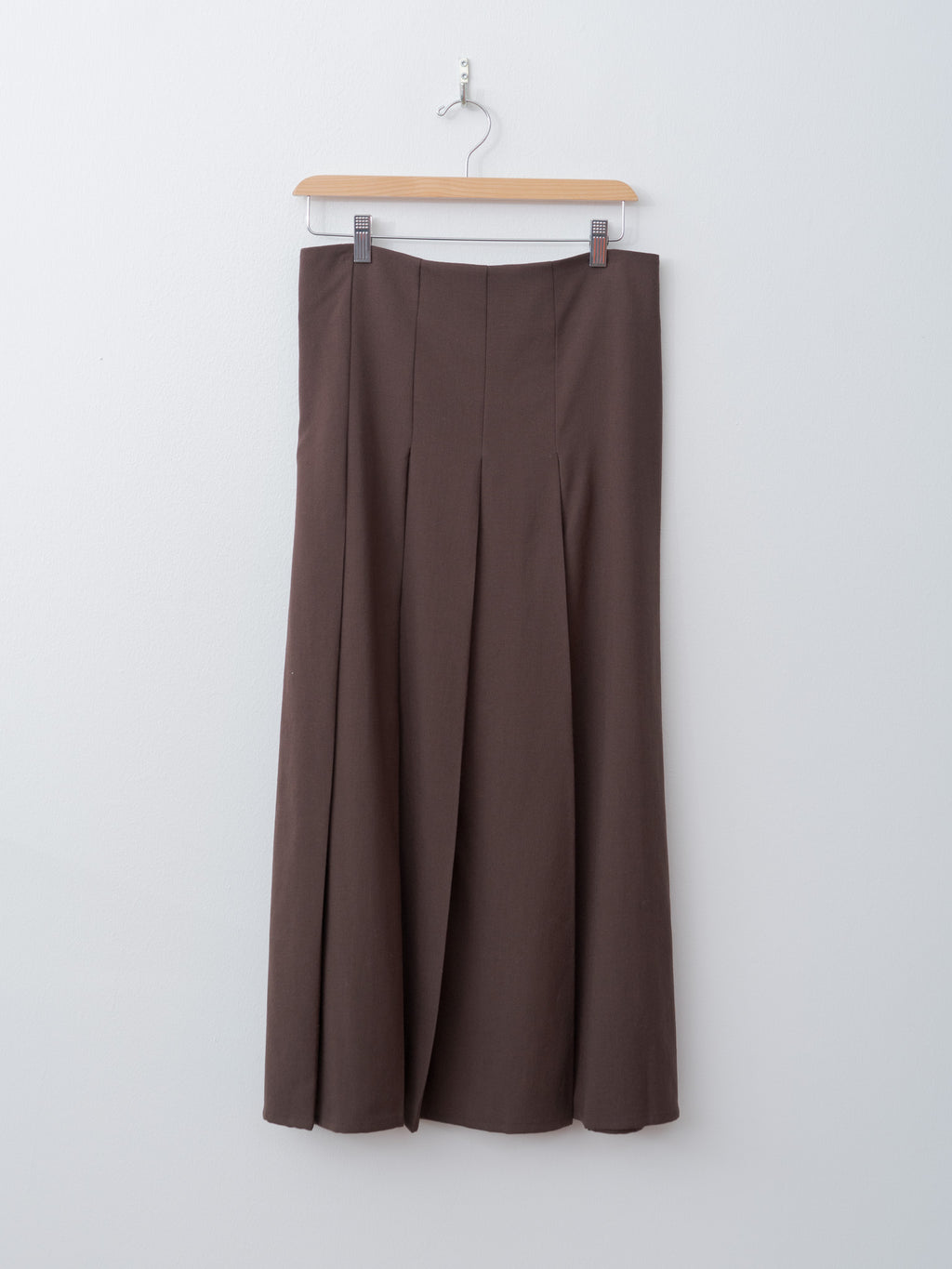 Namu Shop - Studio Nicholson FUSE Pleated Skirt - Conker