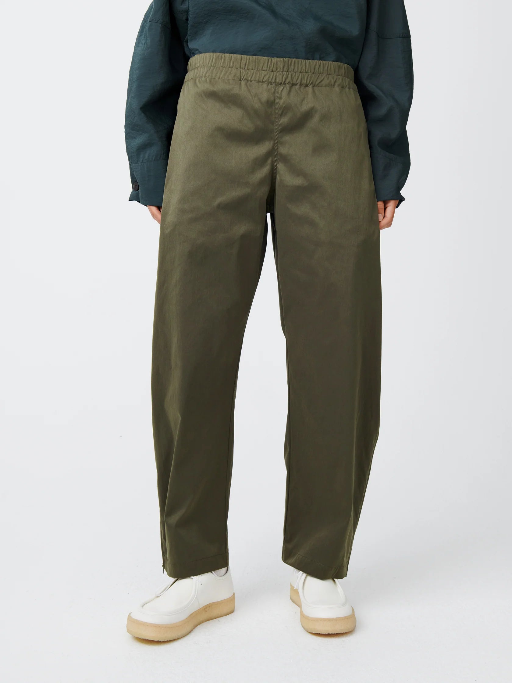 Namu Shop - Studio Nicholson Toba Sporty Curve Leg Pant - Army Green
